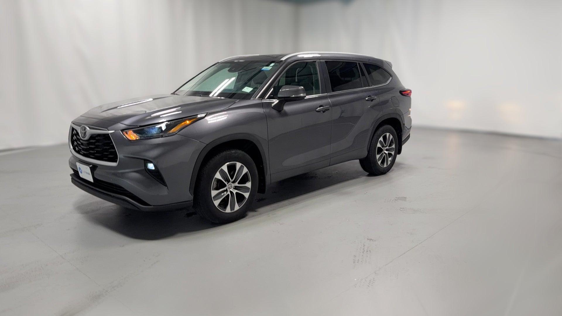 2024 Toyota Highlander vehicle photo