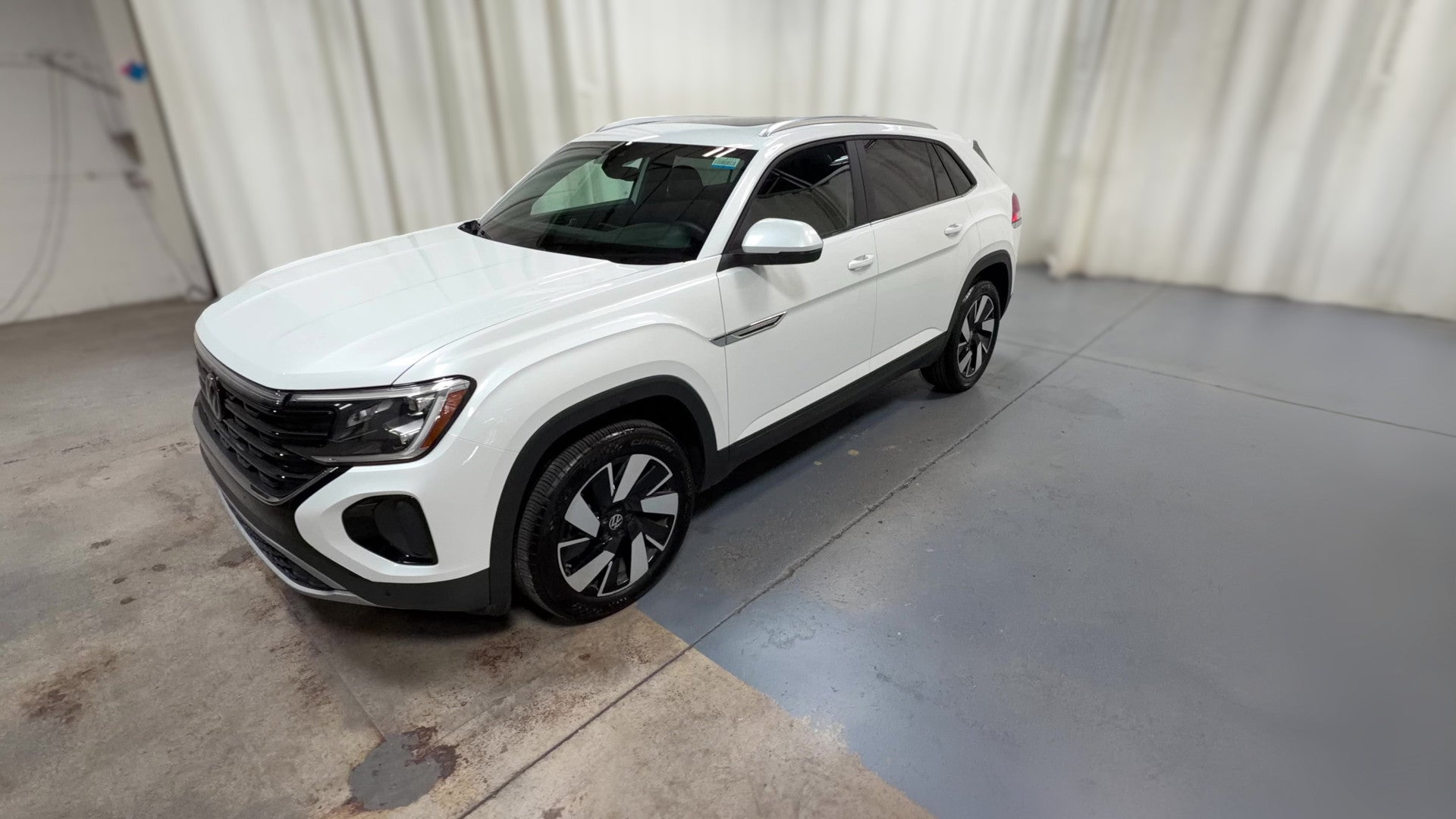 2026 Volkswagen Atlas Cross Sport vehicle photo