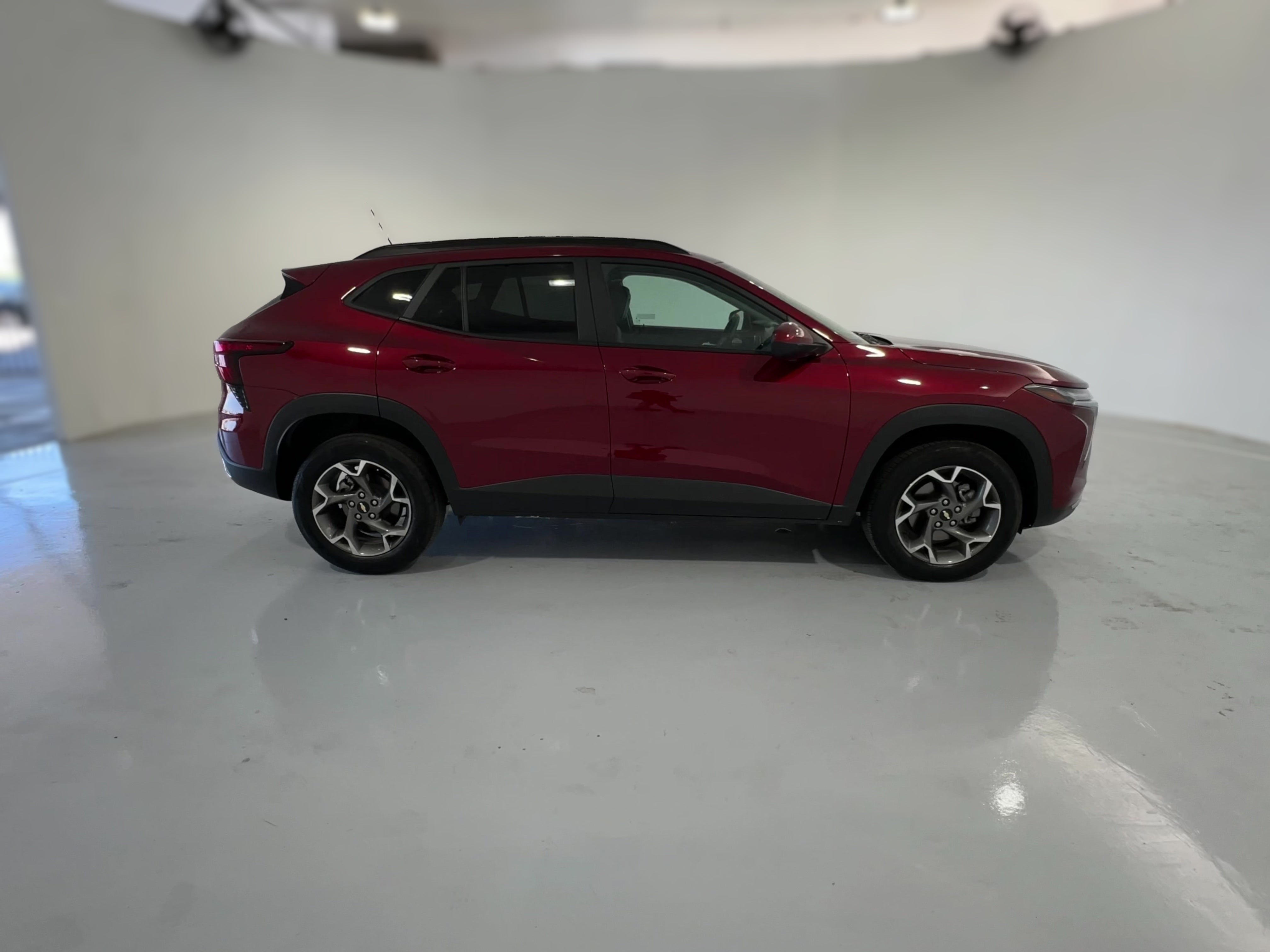 2025 Chevrolet Trax LT - Photo 32