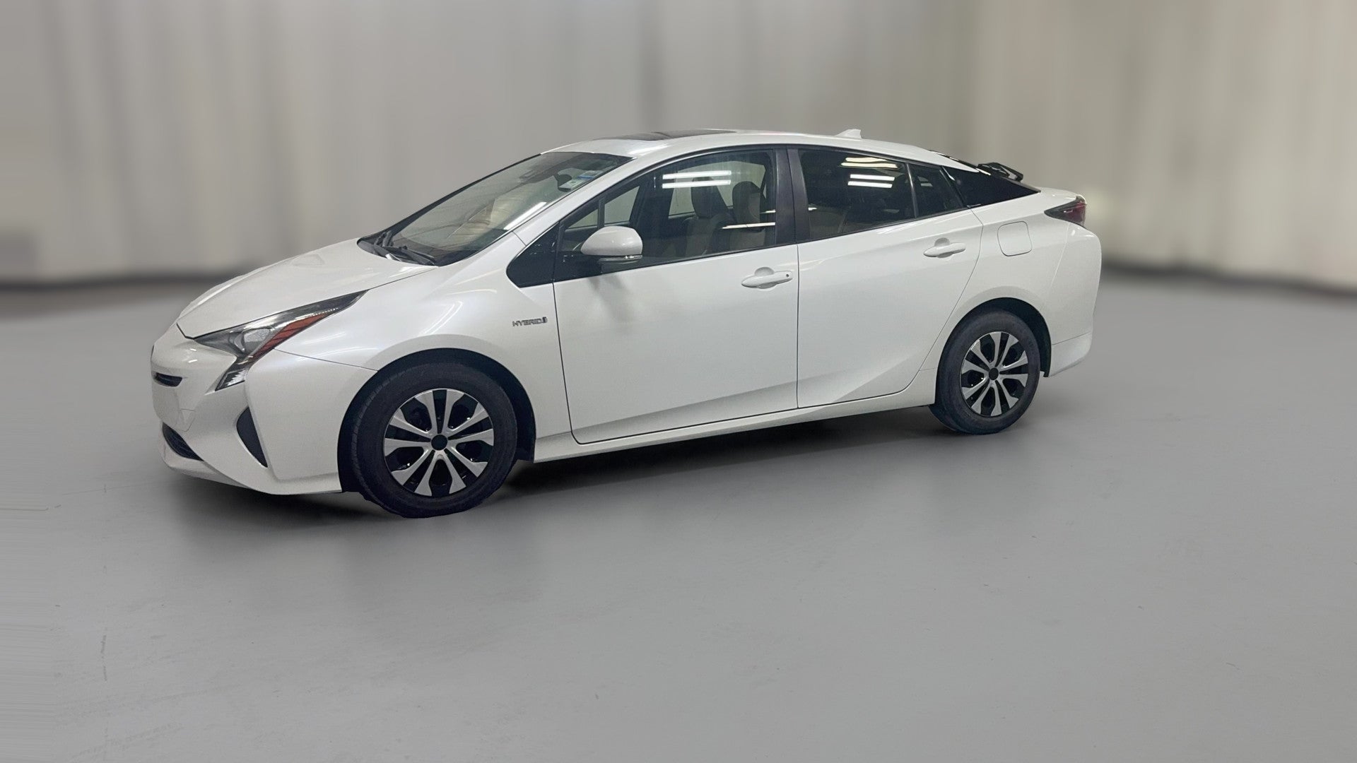 2016 Toyota Prius vehicle photo