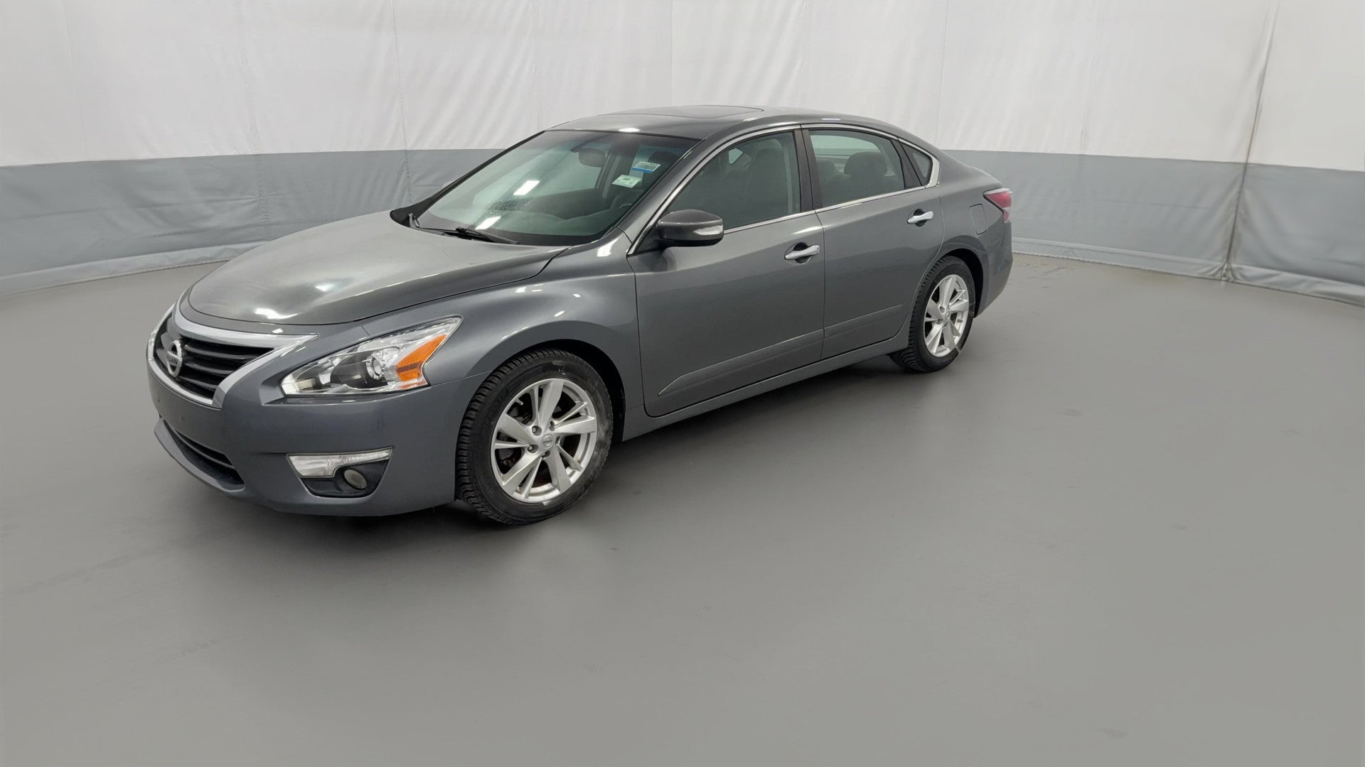2014 Nissan Altima vehicle photo
