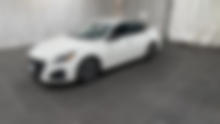 2025 Nissan Altima vehicle photo