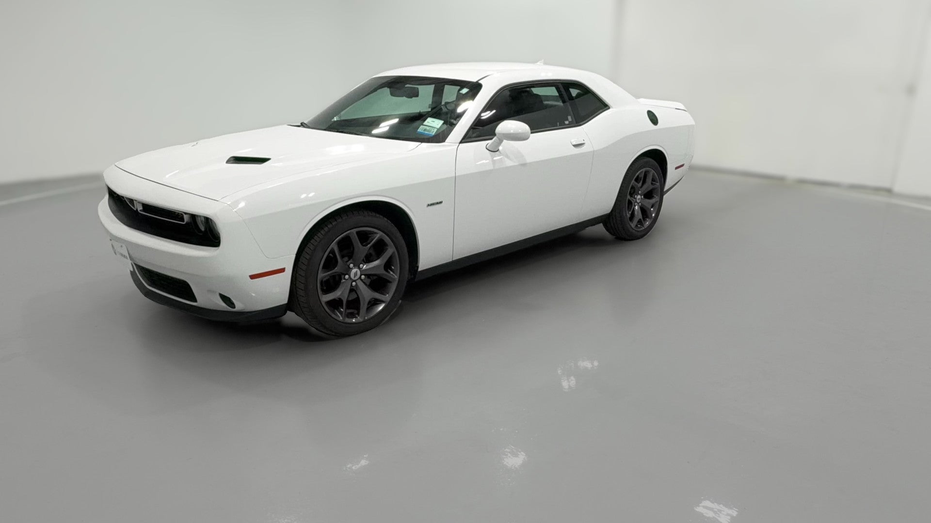 2018 Dodge Challenger vehicle photo