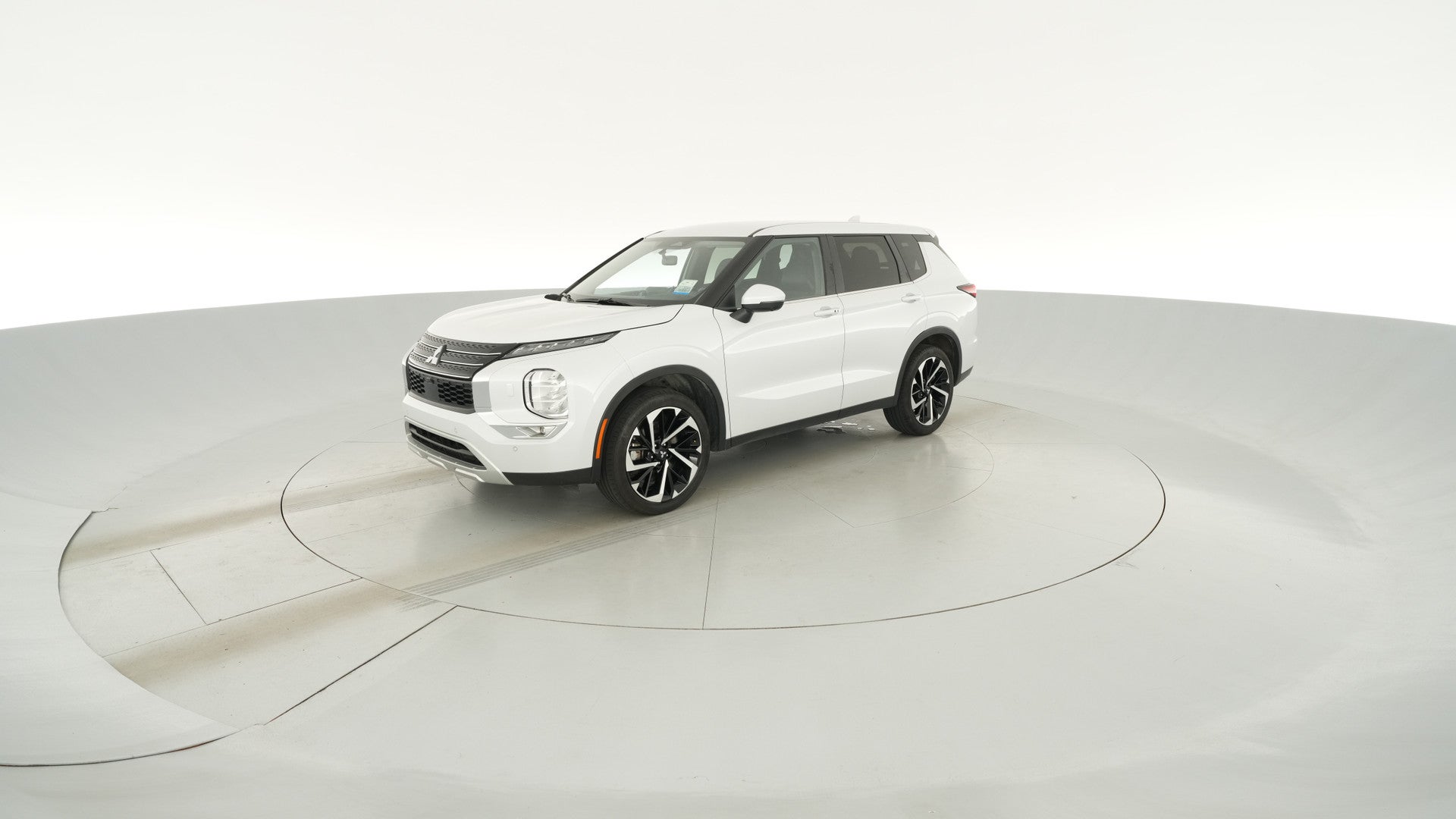 2024 Mitsubishi Outlander vehicle photo