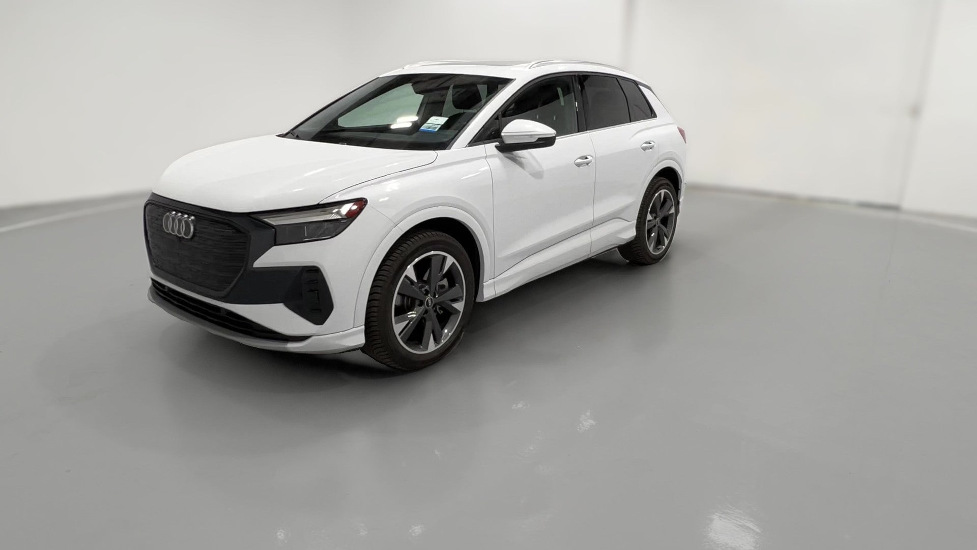 2022 Audi Q4 e-tron vehicle photo
