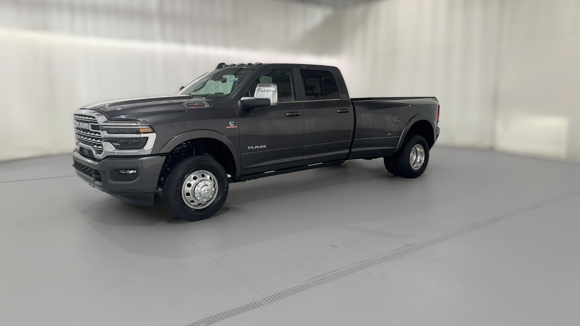2027 Ram 3500 Crew Cab vehicle photo