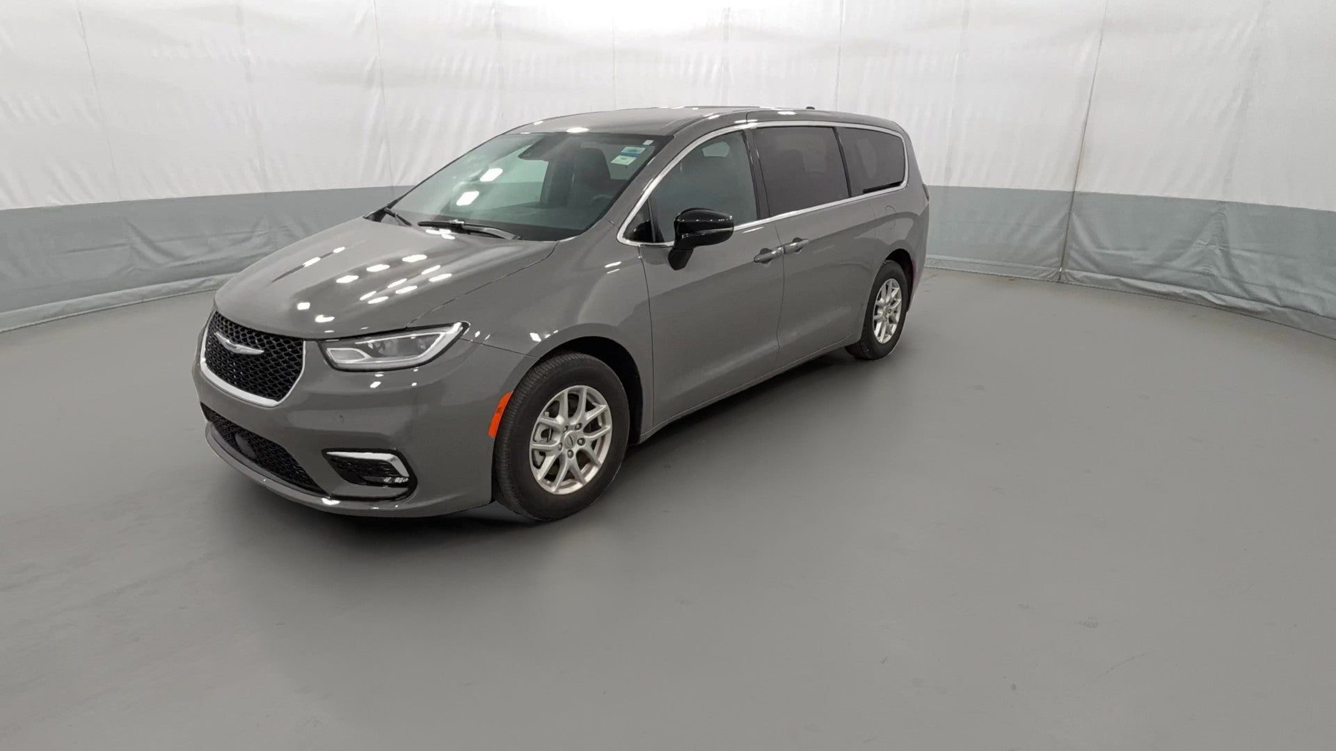 2025 Chrysler Pacifica vehicle photo