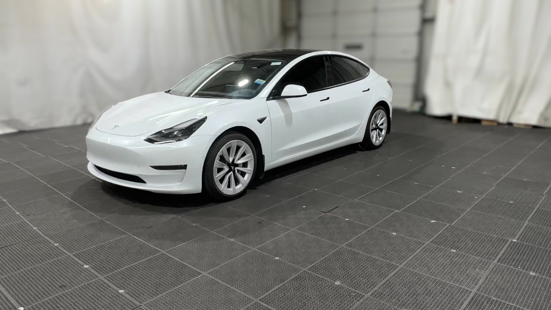 2022 Tesla Model 3 vehicle photo