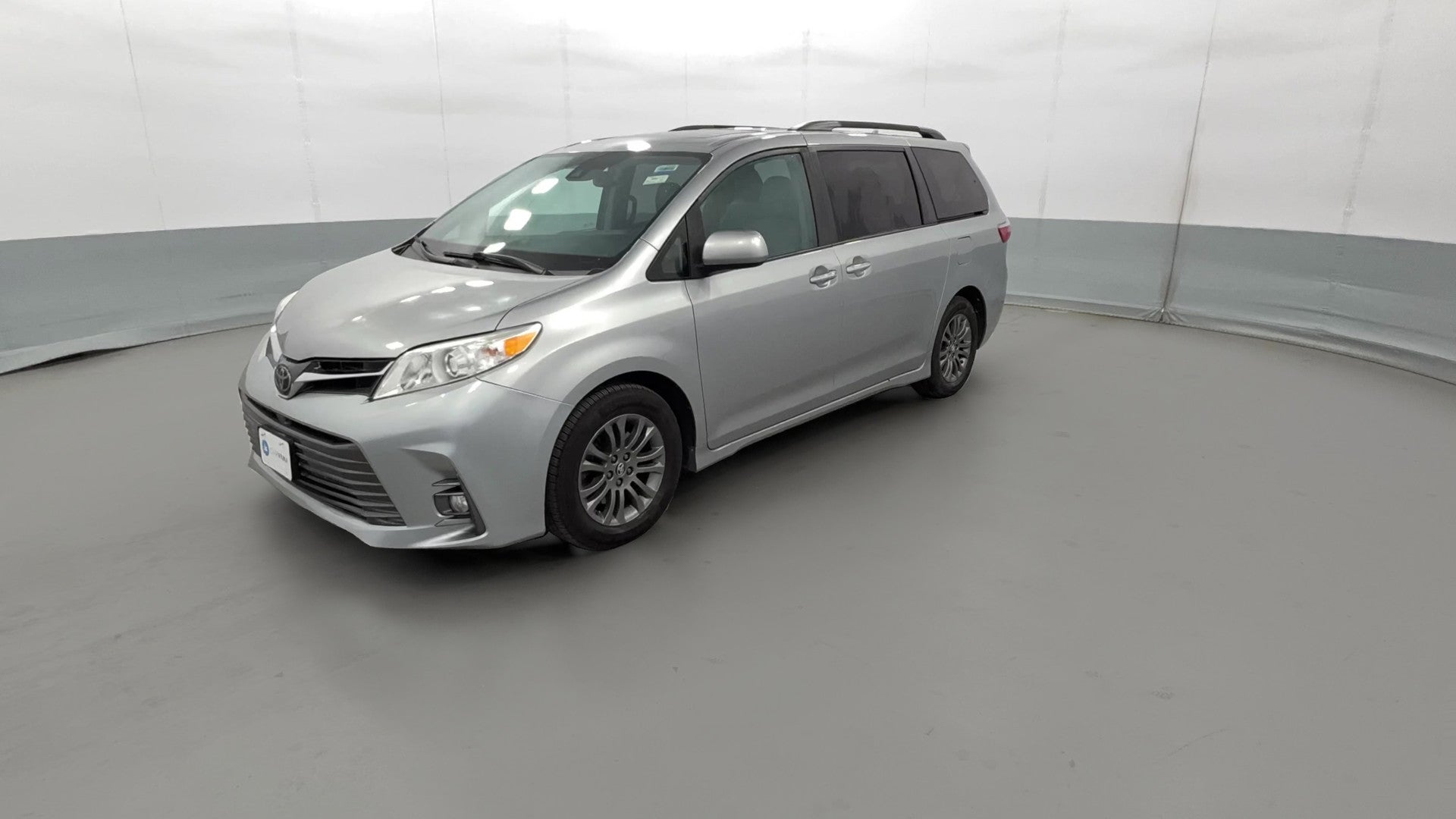 2018 Toyota Sienna vehicle photo