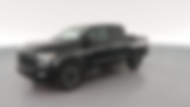 2021 Nissan Titan Crew Cab vehicle photo
