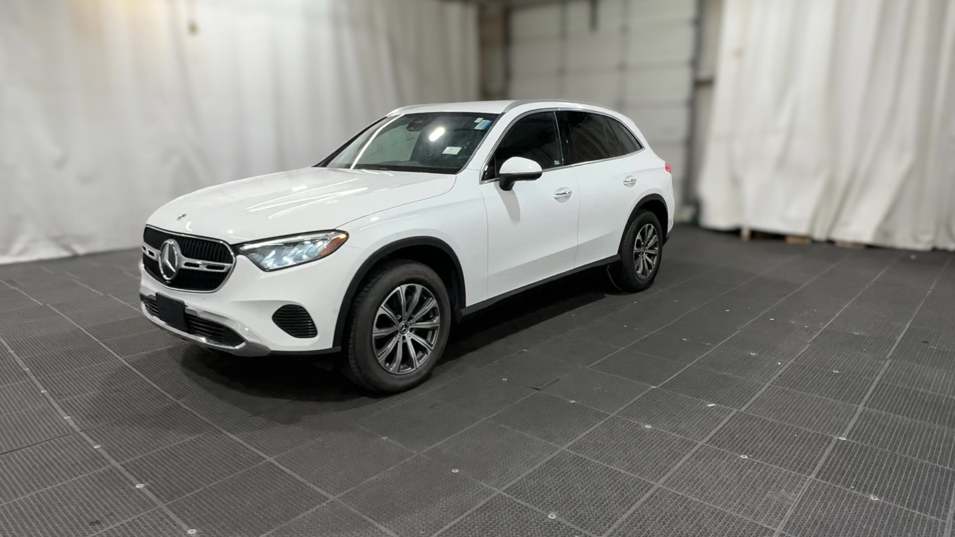 2024 Mercedes-Benz GLC vehicle photo