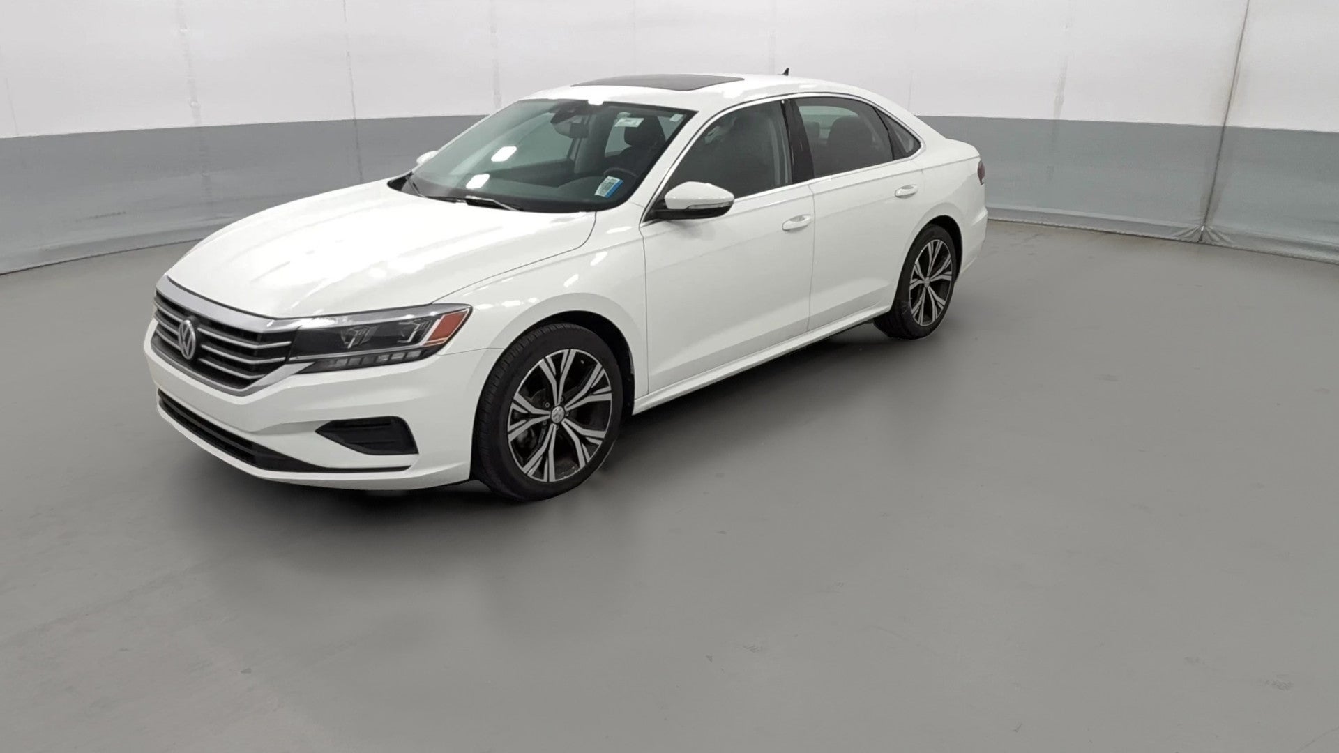 2021 Volkswagen Passat vehicle photo