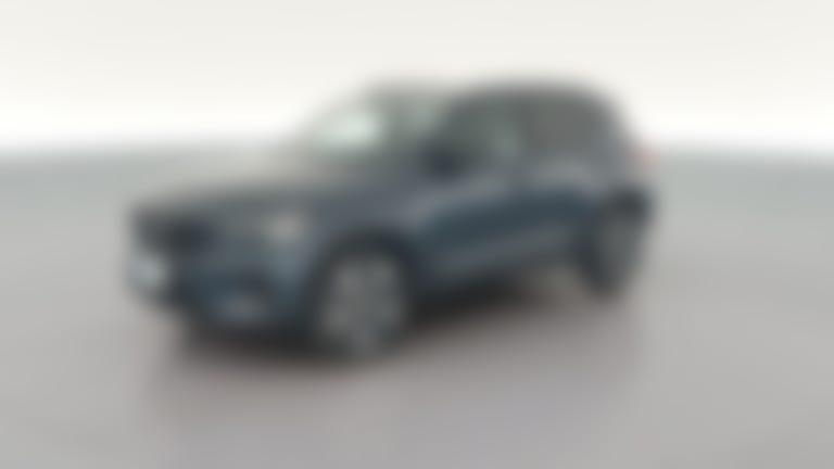 2026 Volvo XC40 vehicle photo