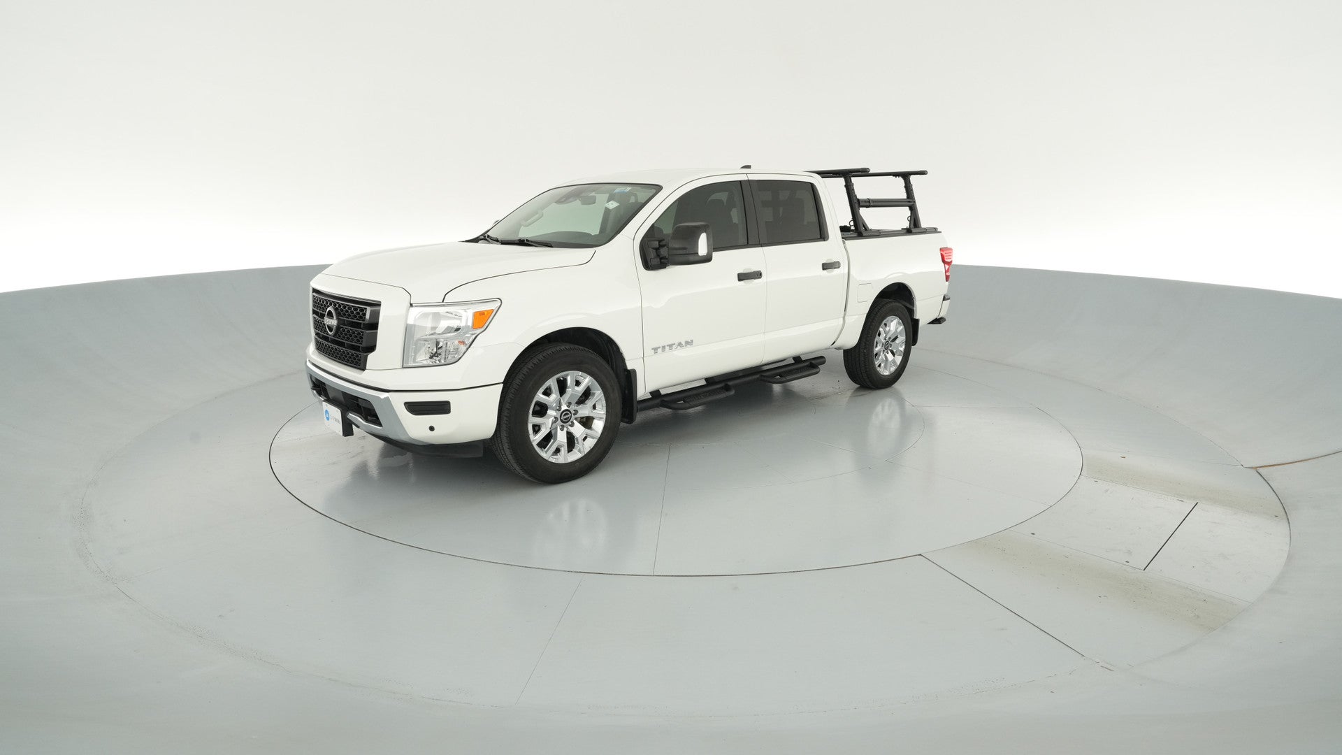 2023 Nissan Titan Crew Cab vehicle photo