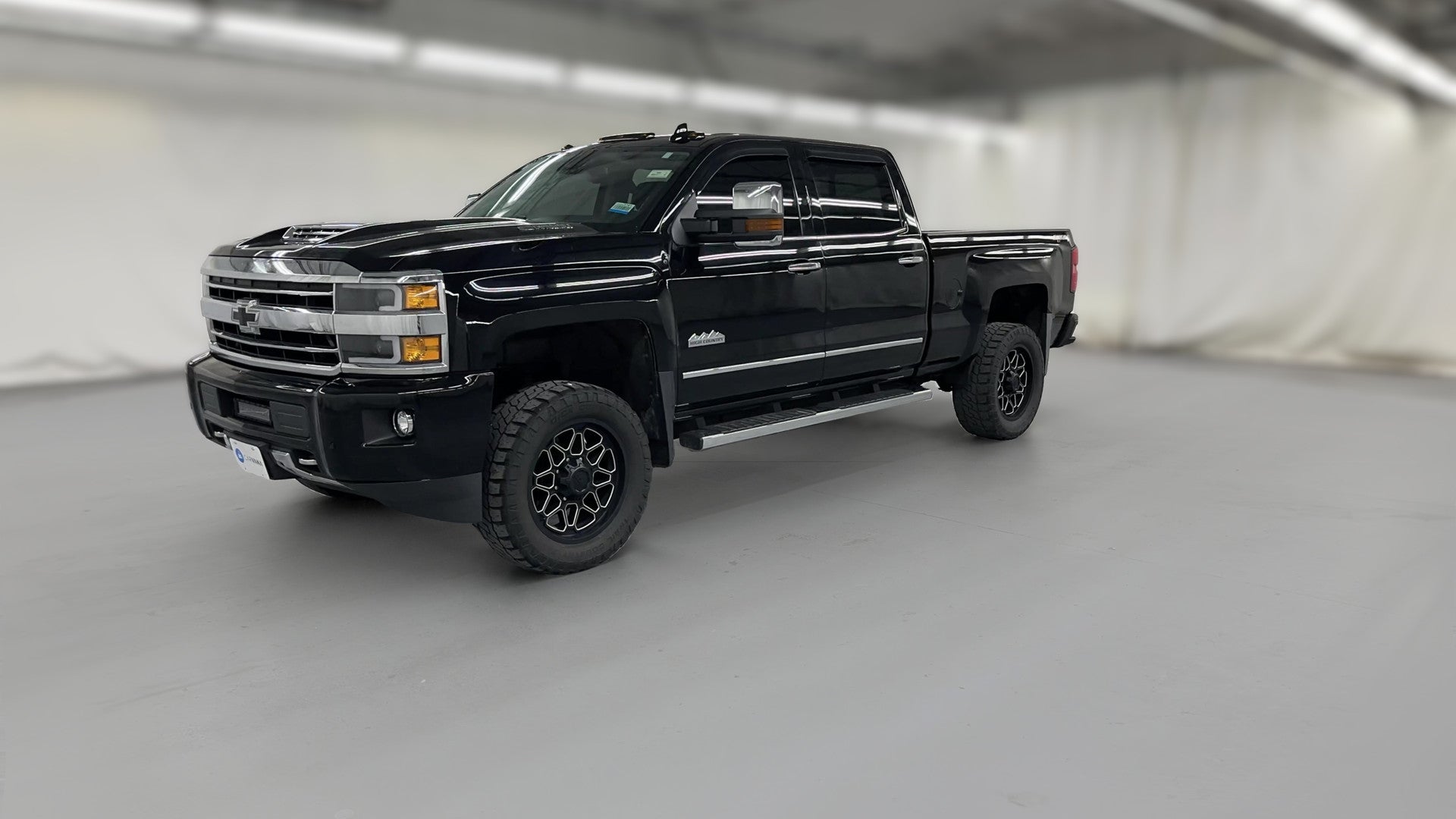 2018 Chevrolet Silverado 2500 HD Crew Cab vehicle photo