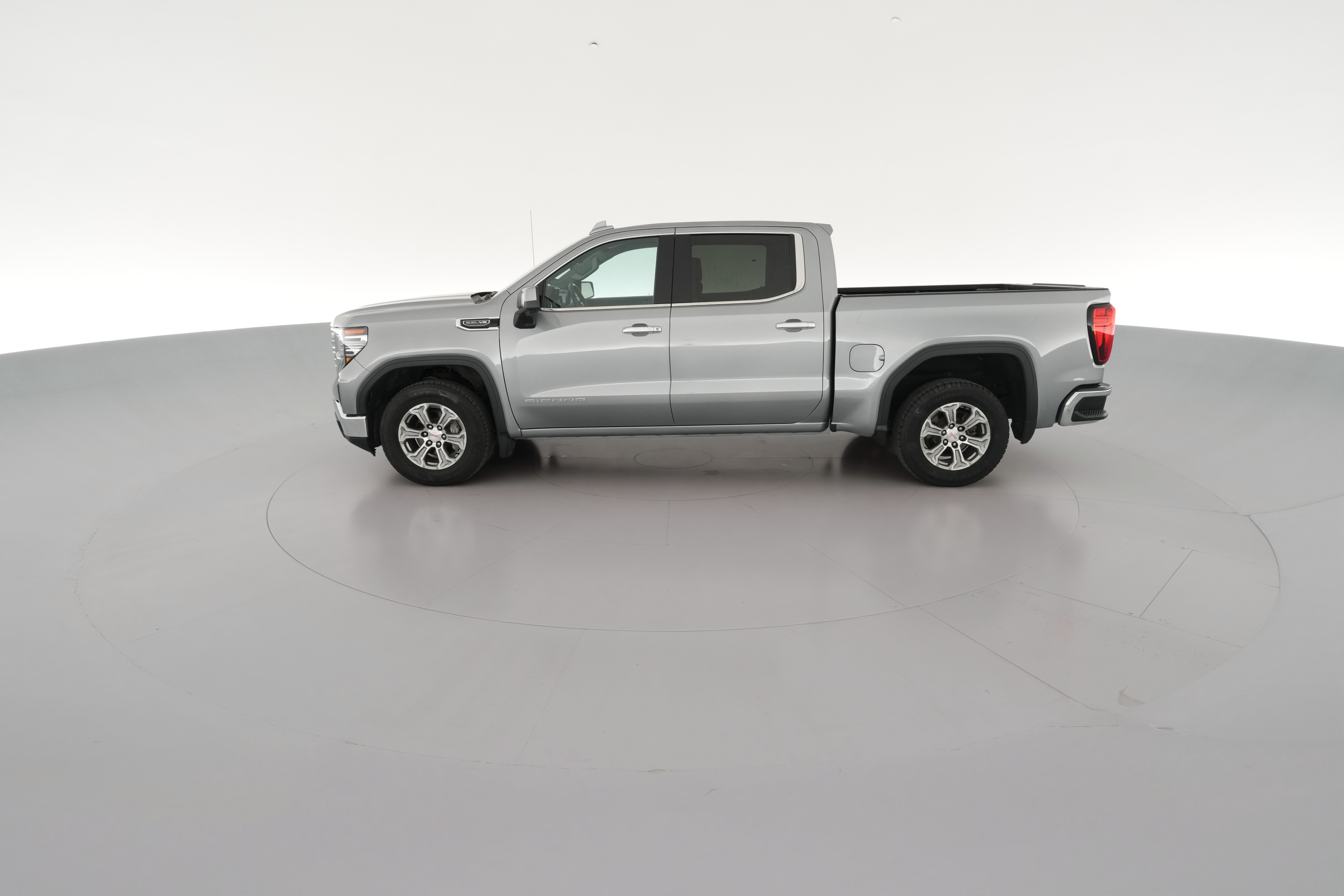 2024 GMC Sierra 1500 SLT - Photo 33