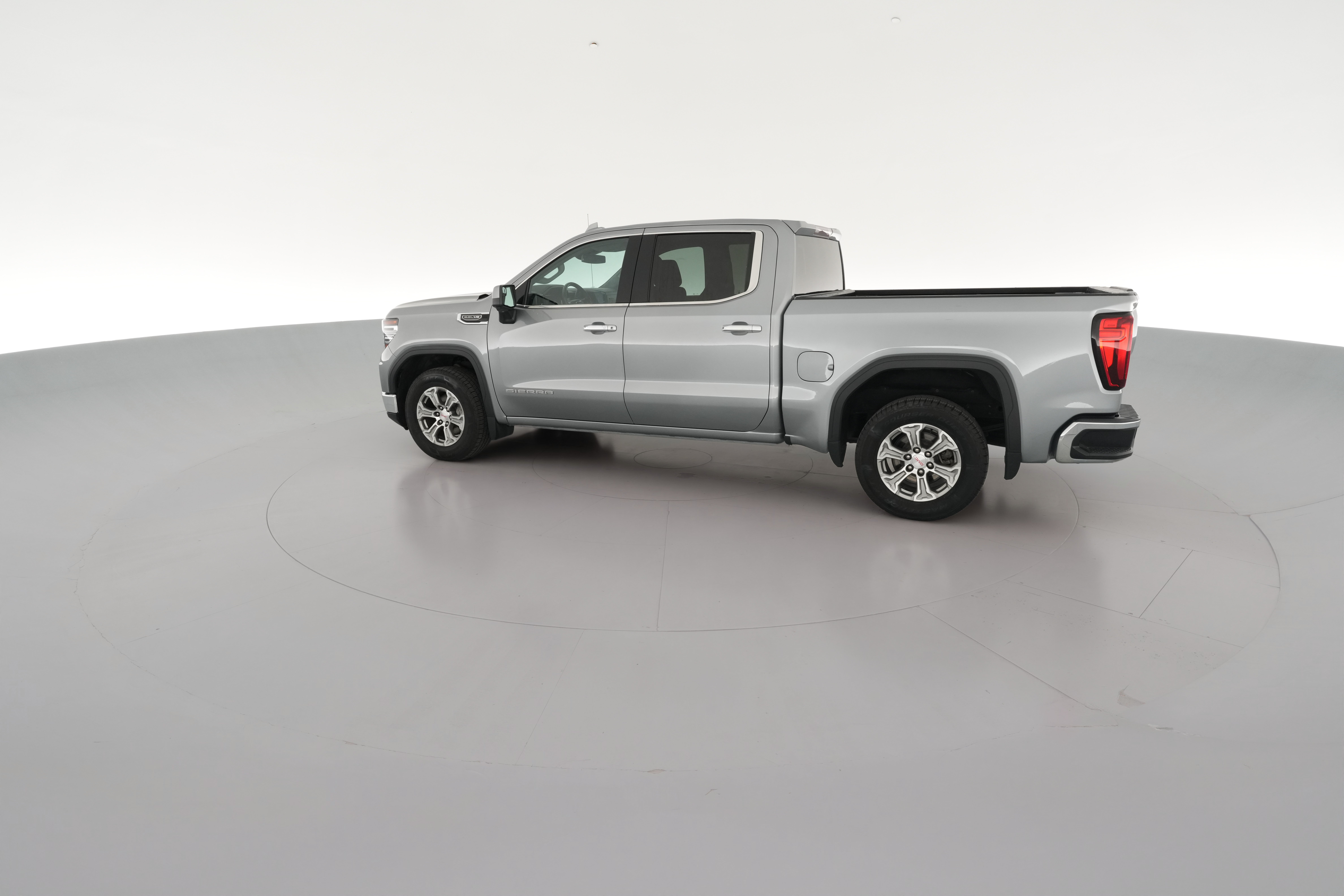2024 GMC Sierra 1500 SLT - Photo 34