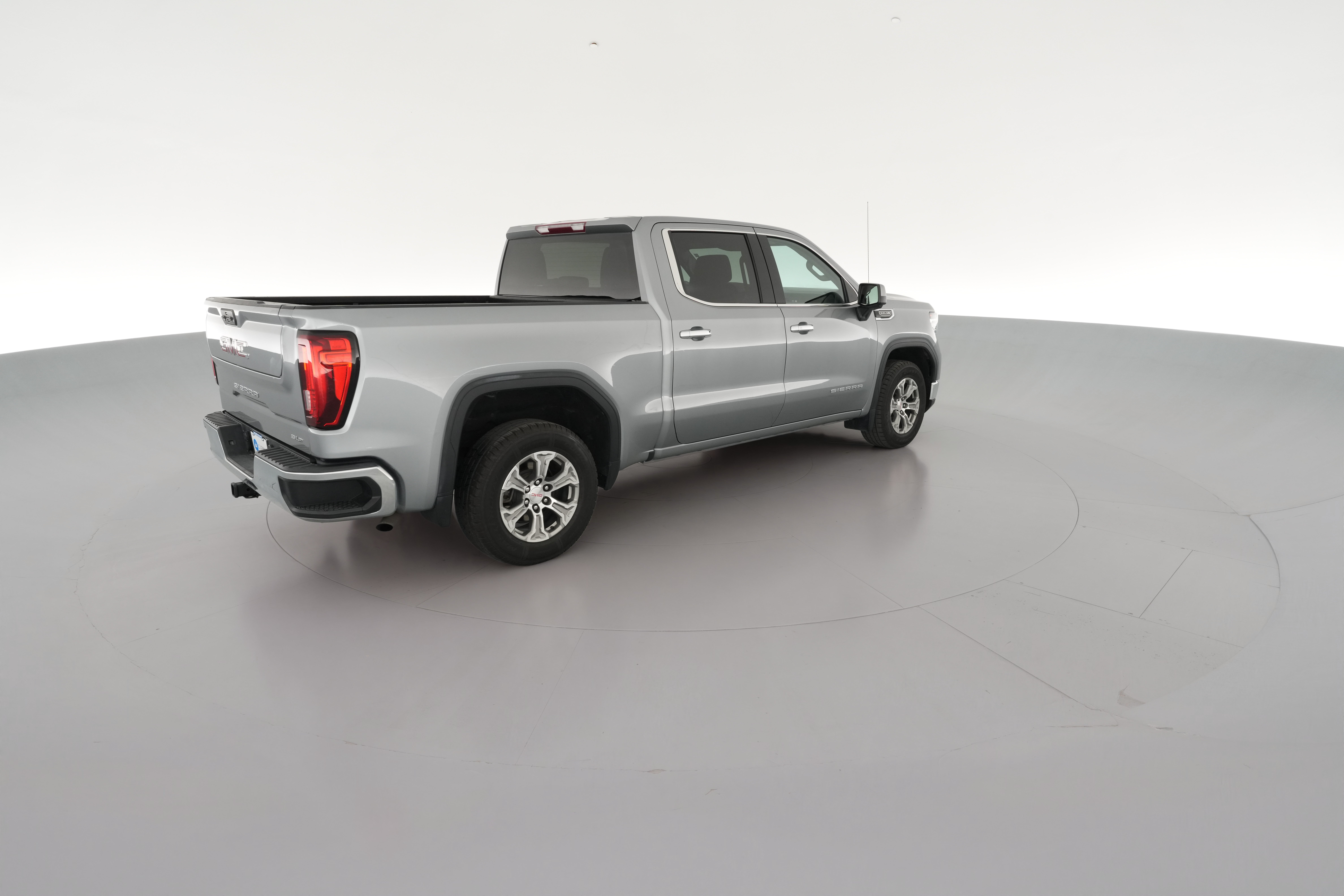 2024 GMC Sierra 1500 SLT - Photo 39