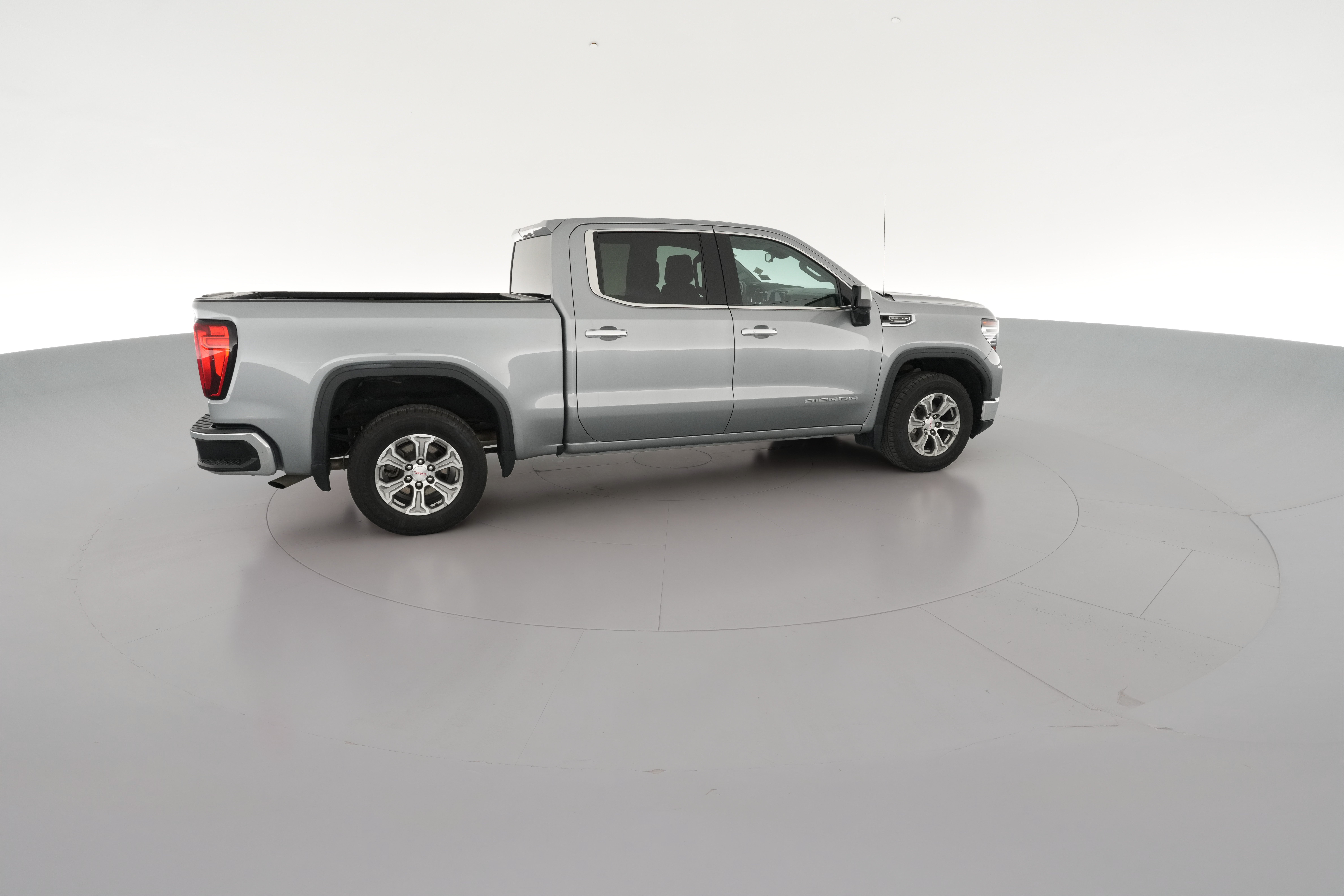 2024 GMC Sierra 1500 SLT - Photo 40