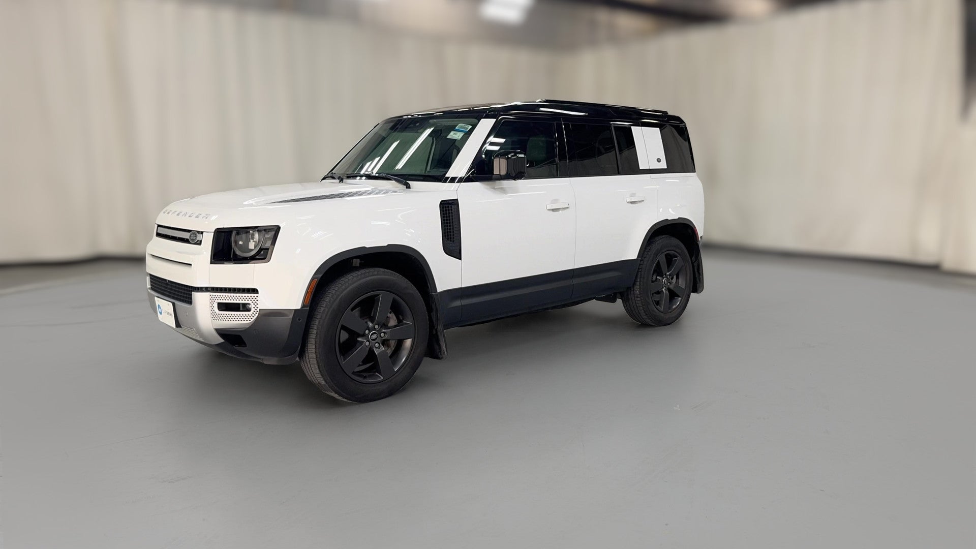 2024 Land Rover Defender 110 vehicle photo