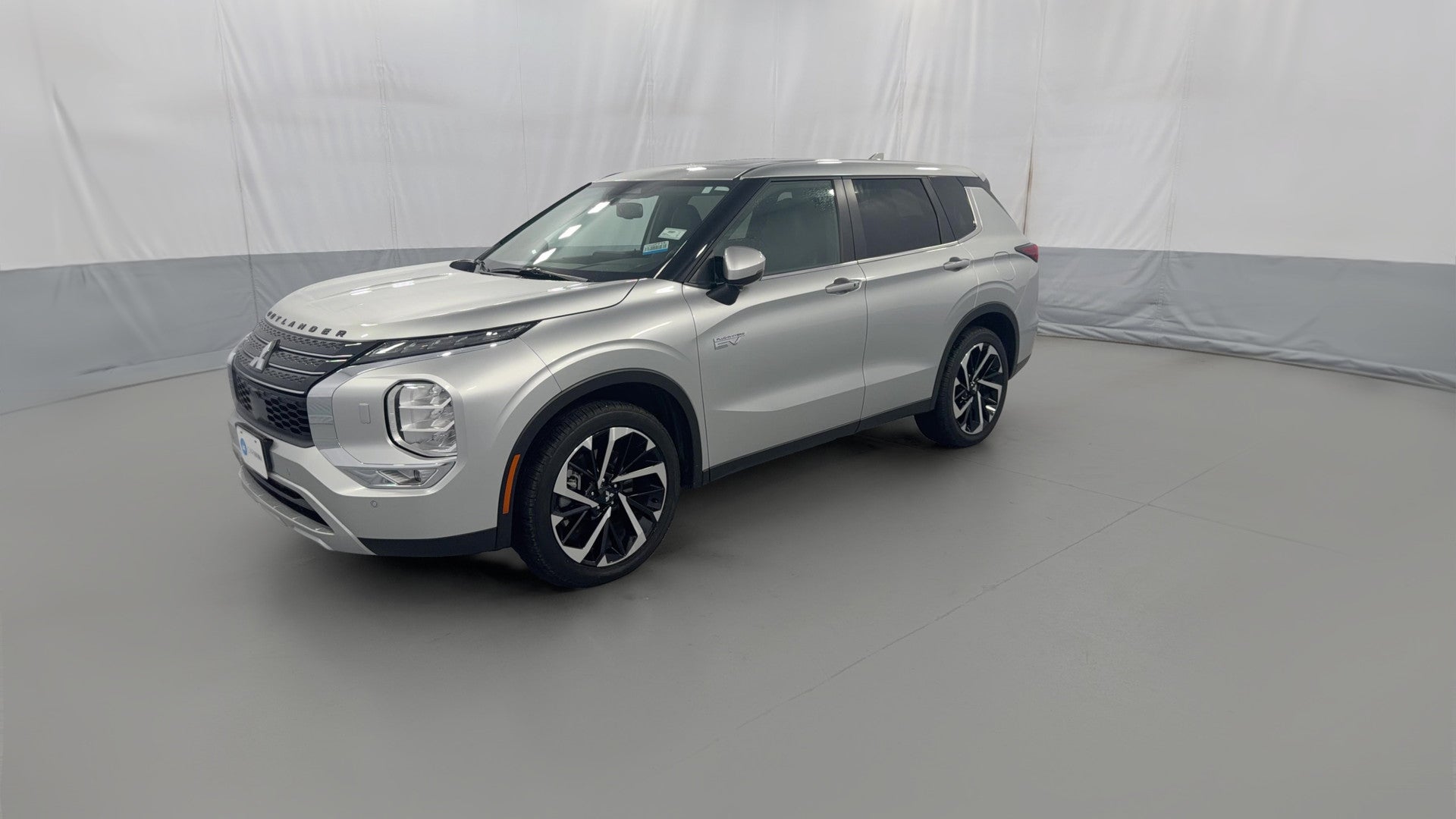 2025 Mitsubishi Outlander PHEV vehicle photo