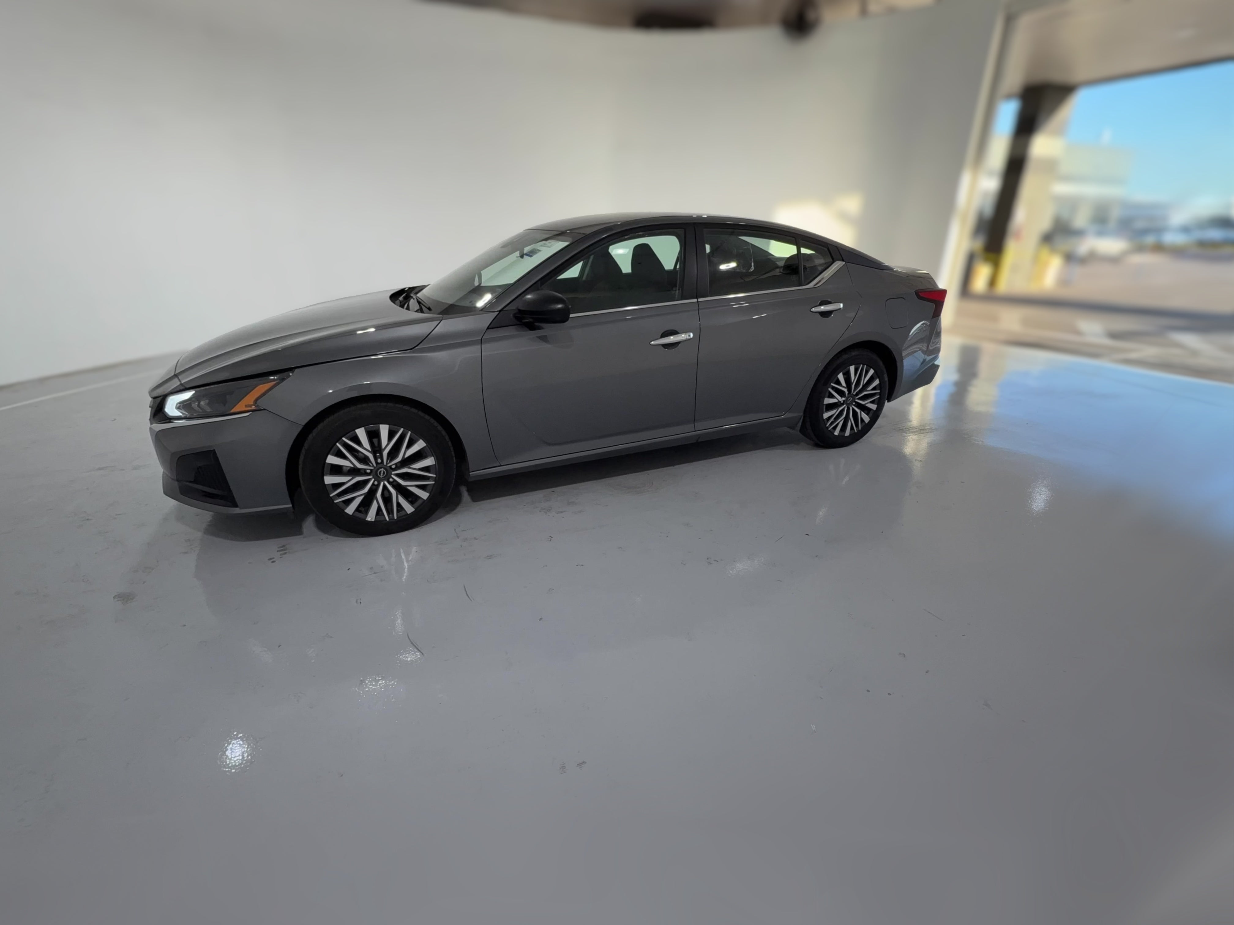2025 Nissan Altima SV - Photo 25