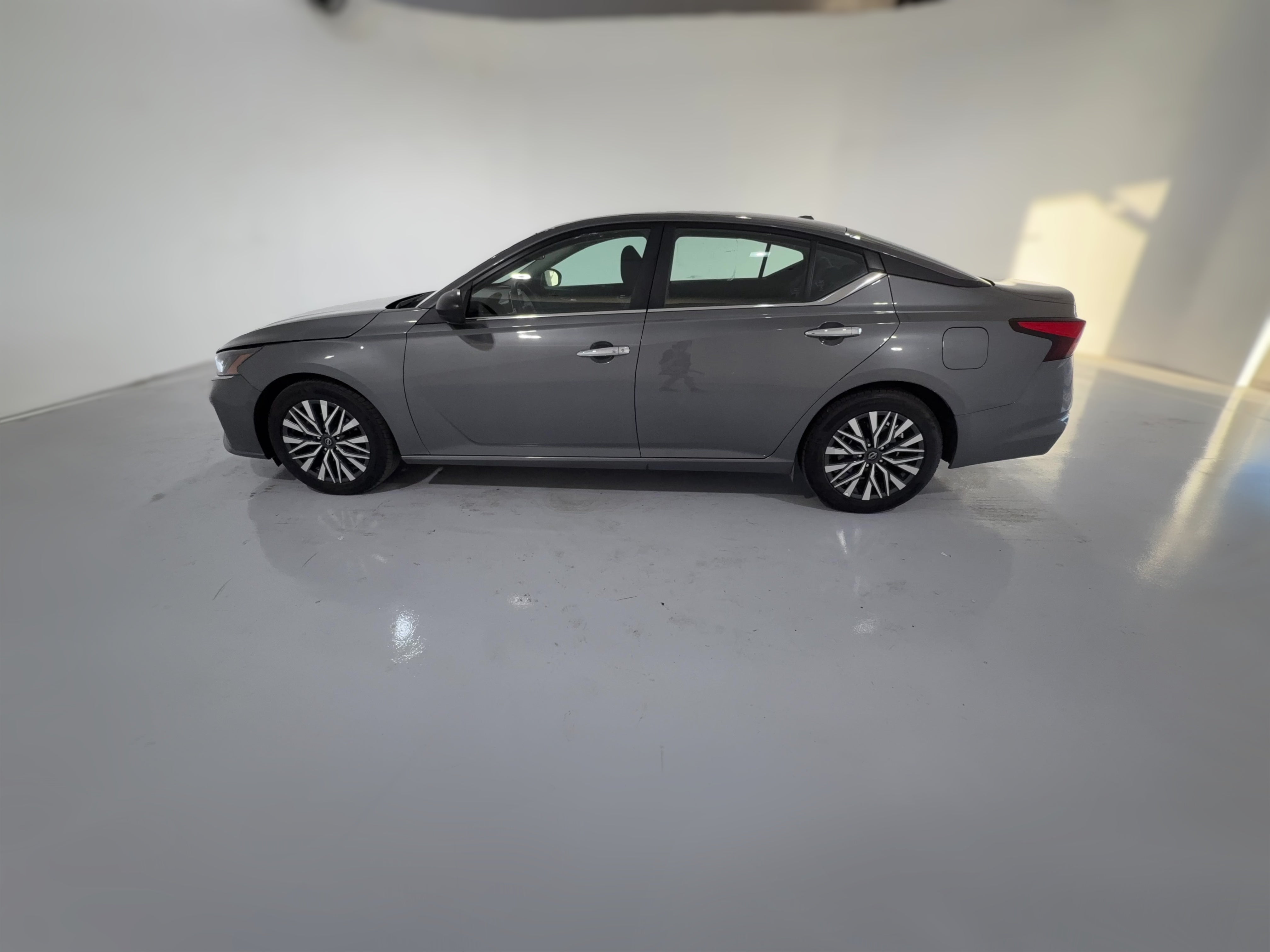2025 Nissan Altima SV - Photo 26