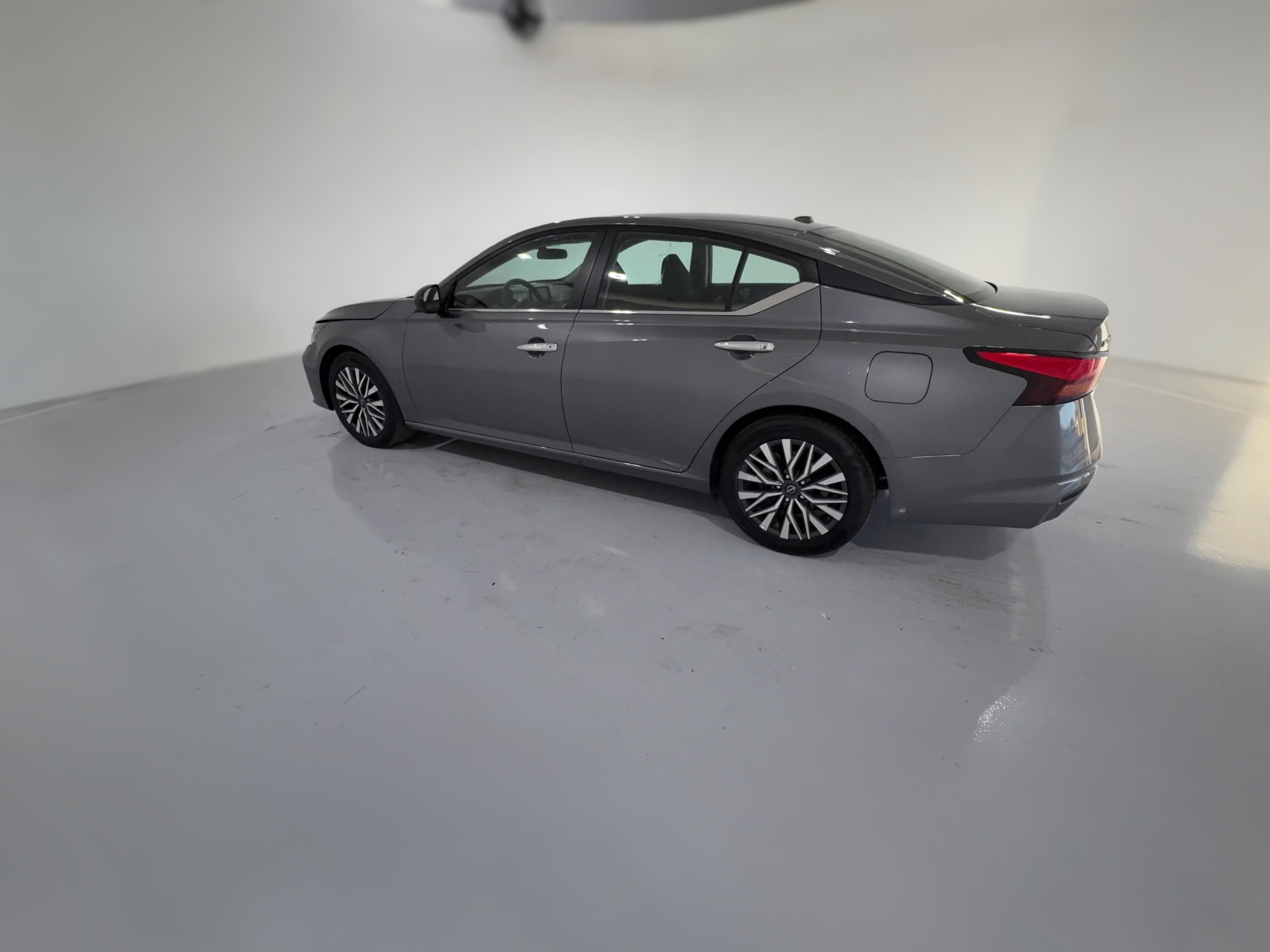 2025 Nissan Altima SV - Photo 27