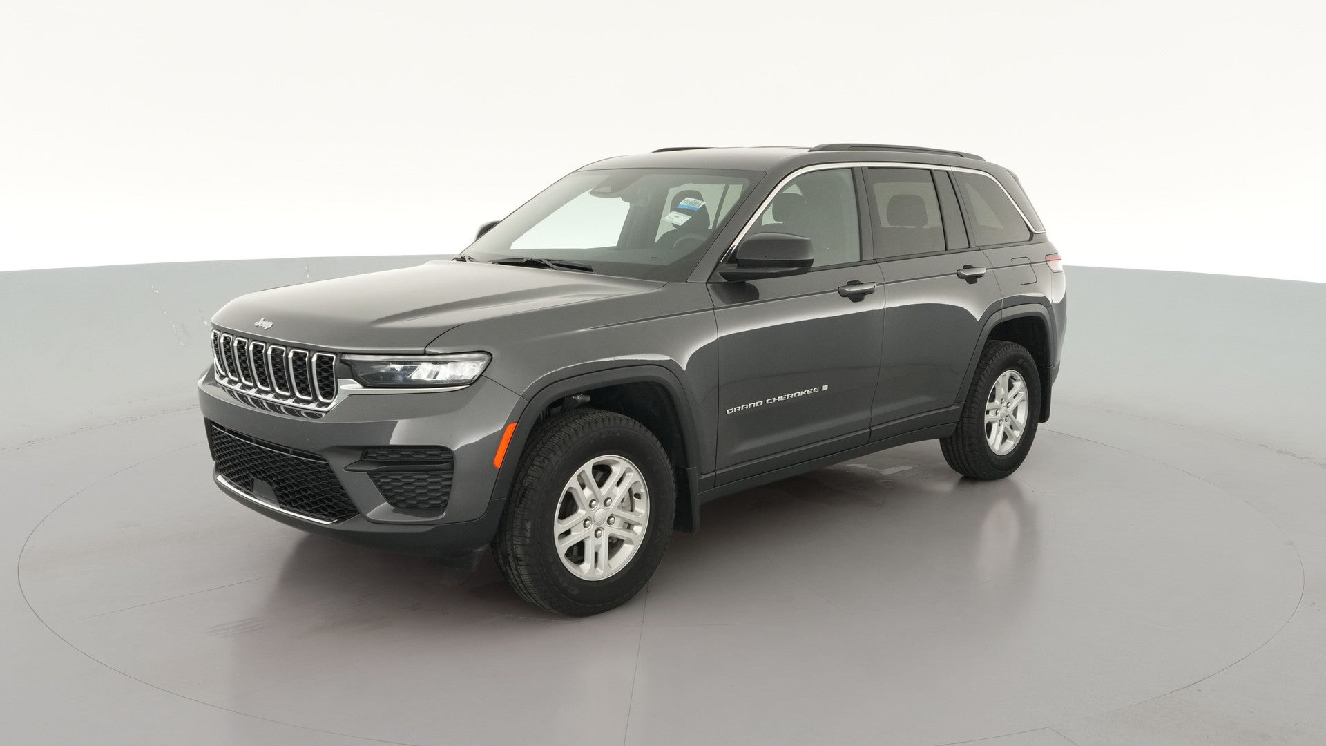 2025 Jeep Grand Cherokee vehicle photo