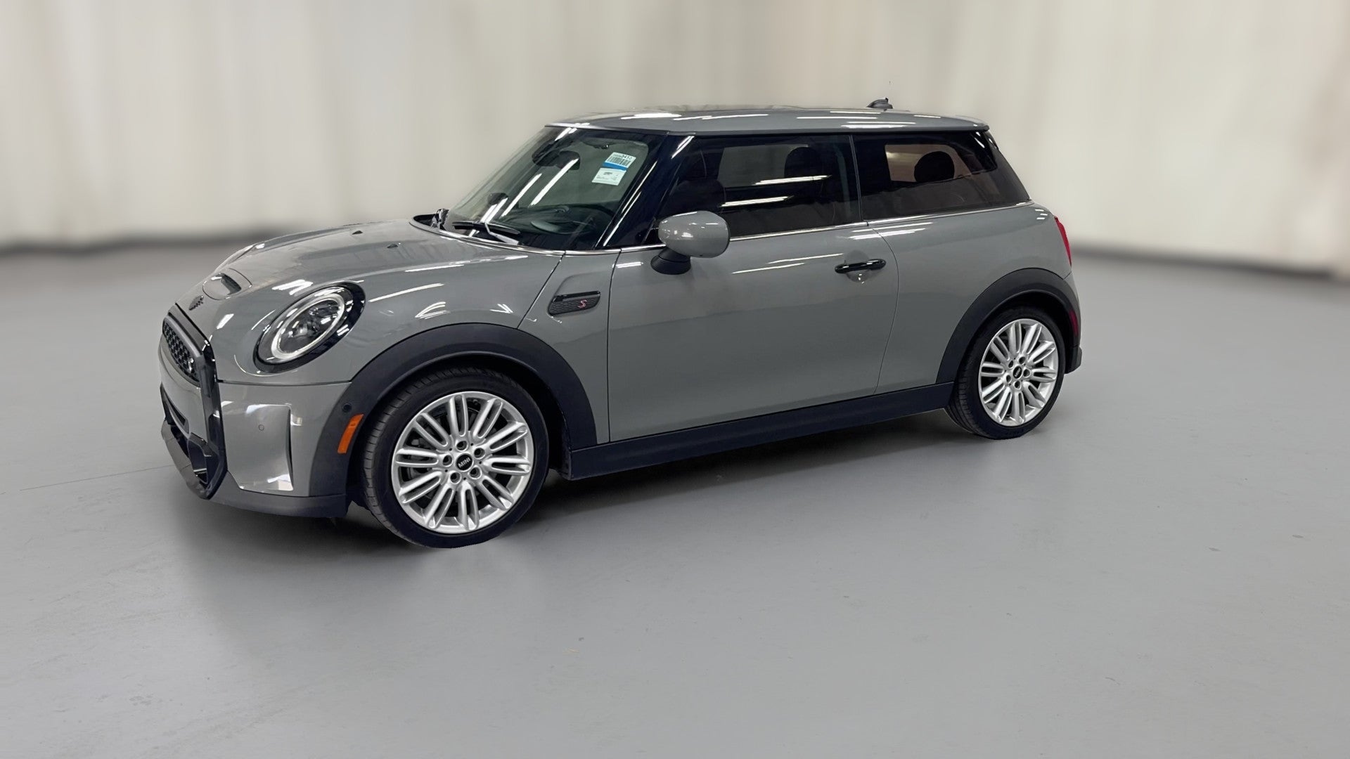 2023 MINI Hardtop 2 Door vehicle photo