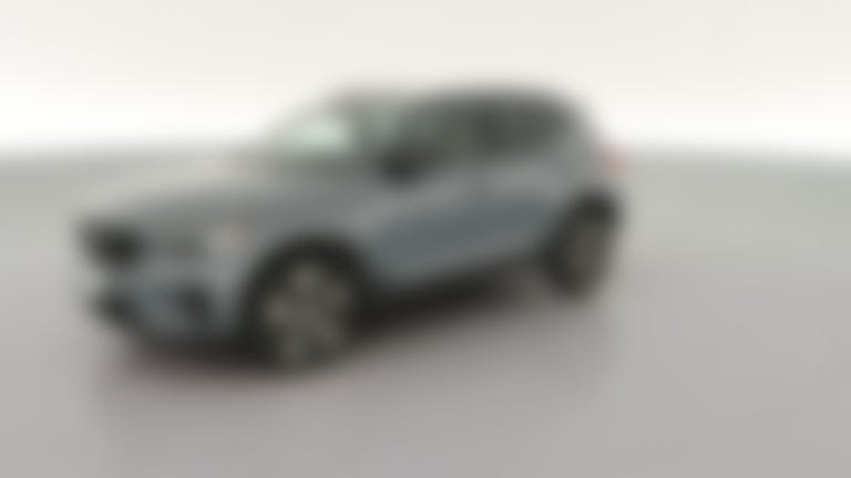 2023 Volvo XC40 vehicle photo