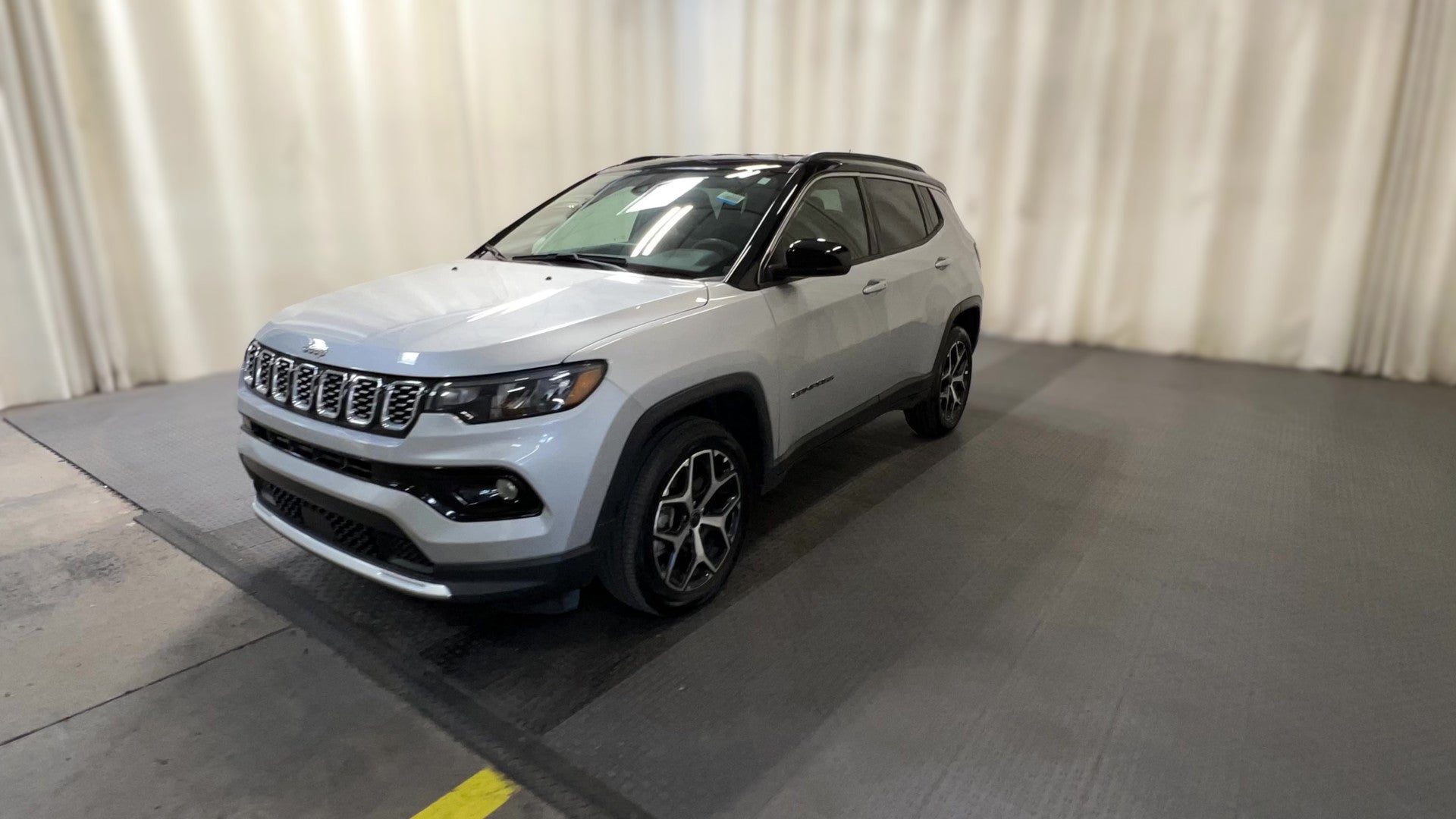 2025 Jeep Compass vehicle photo
