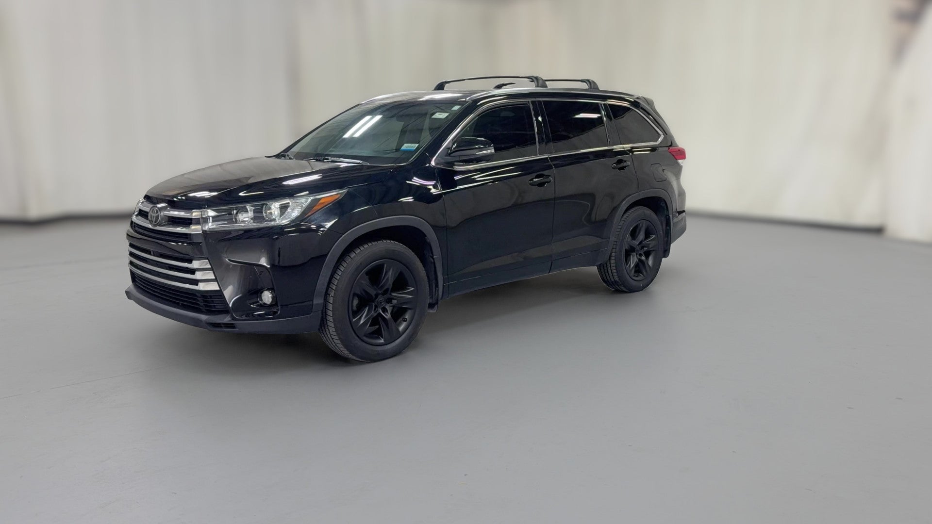 2017 Toyota Highlander vehicle photo