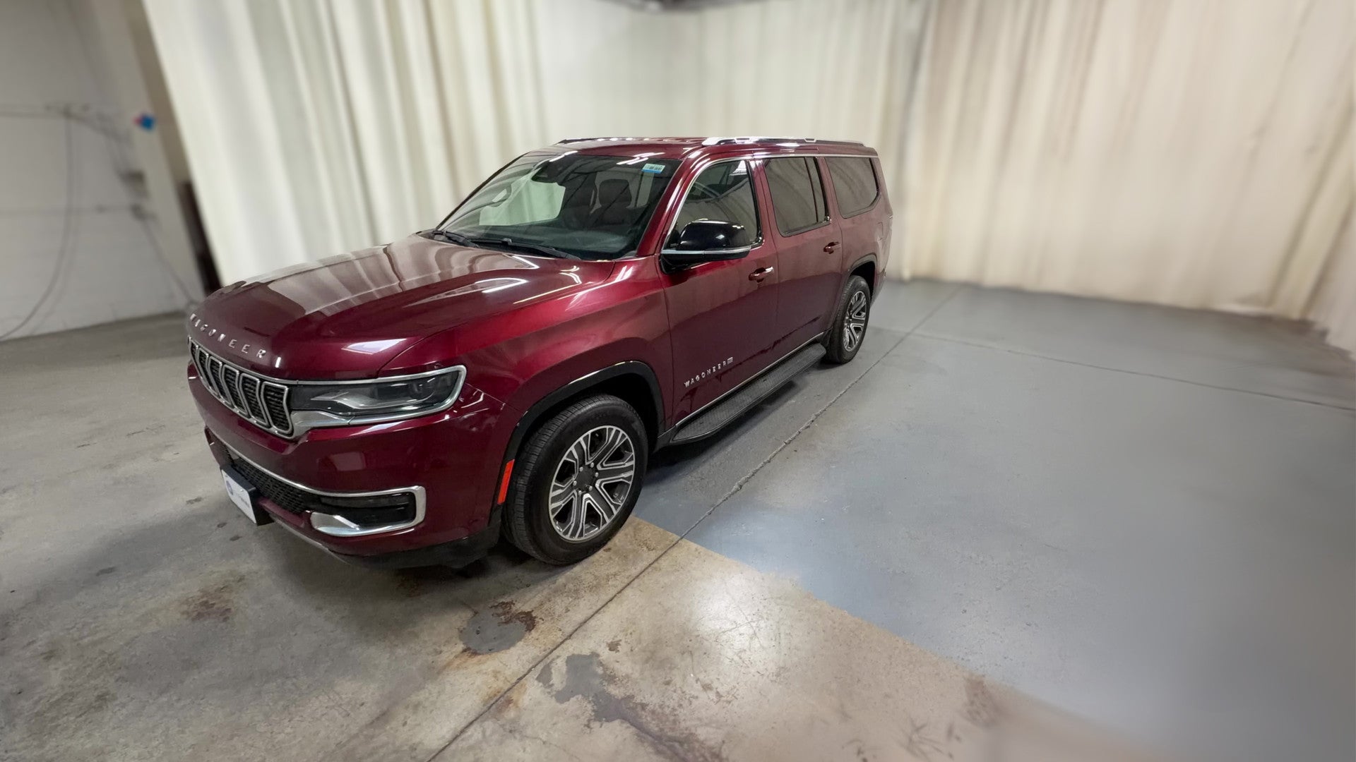 2023 Jeep Wagoneer L vehicle photo