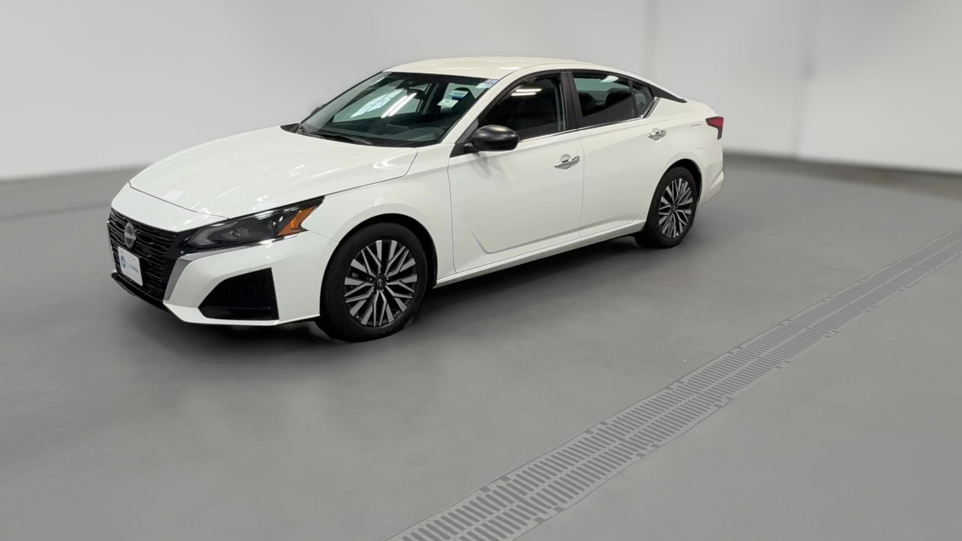 2025 Nissan Altima vehicle photo