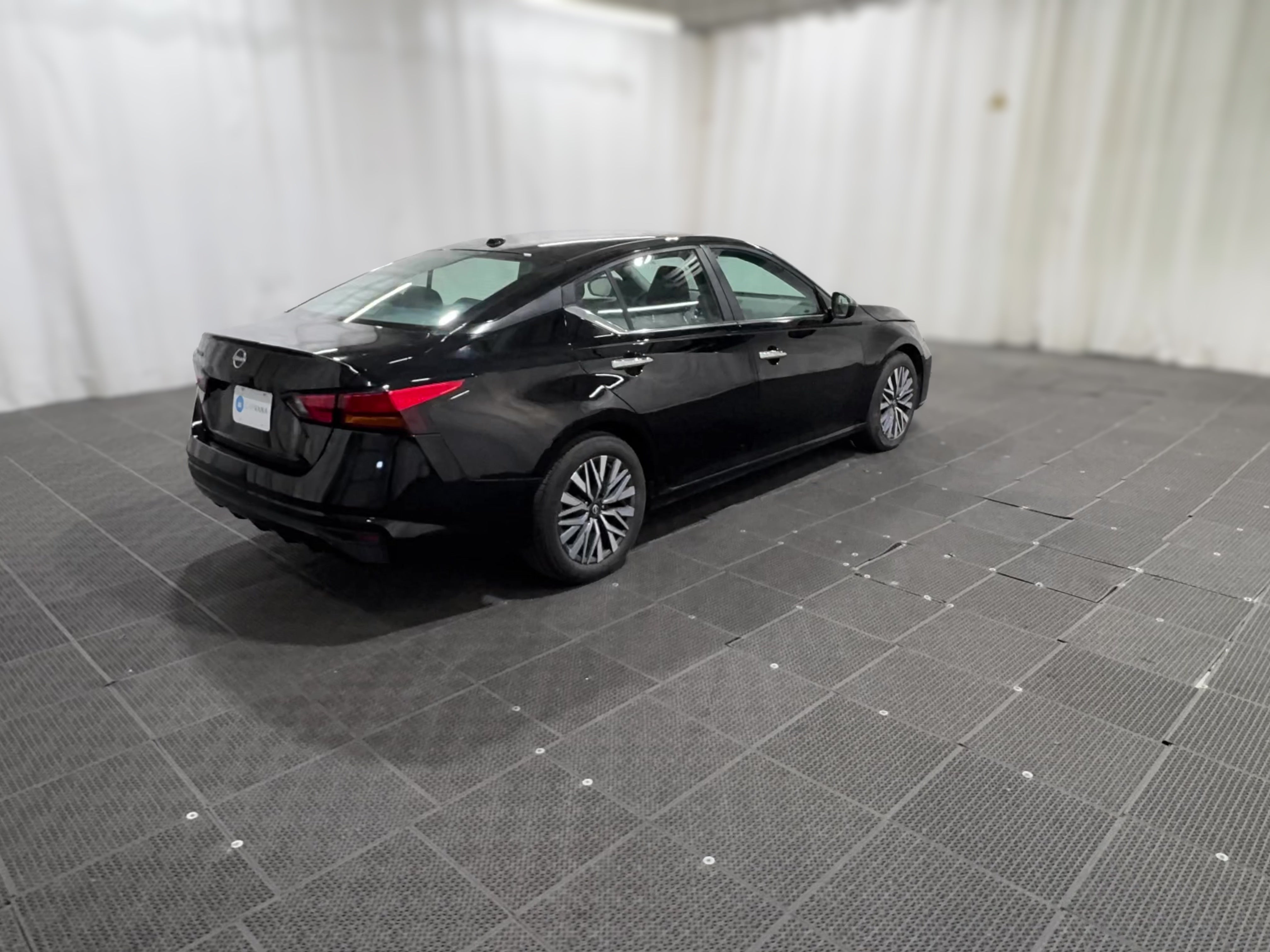 2025 Nissan Altima SV - Photo 30