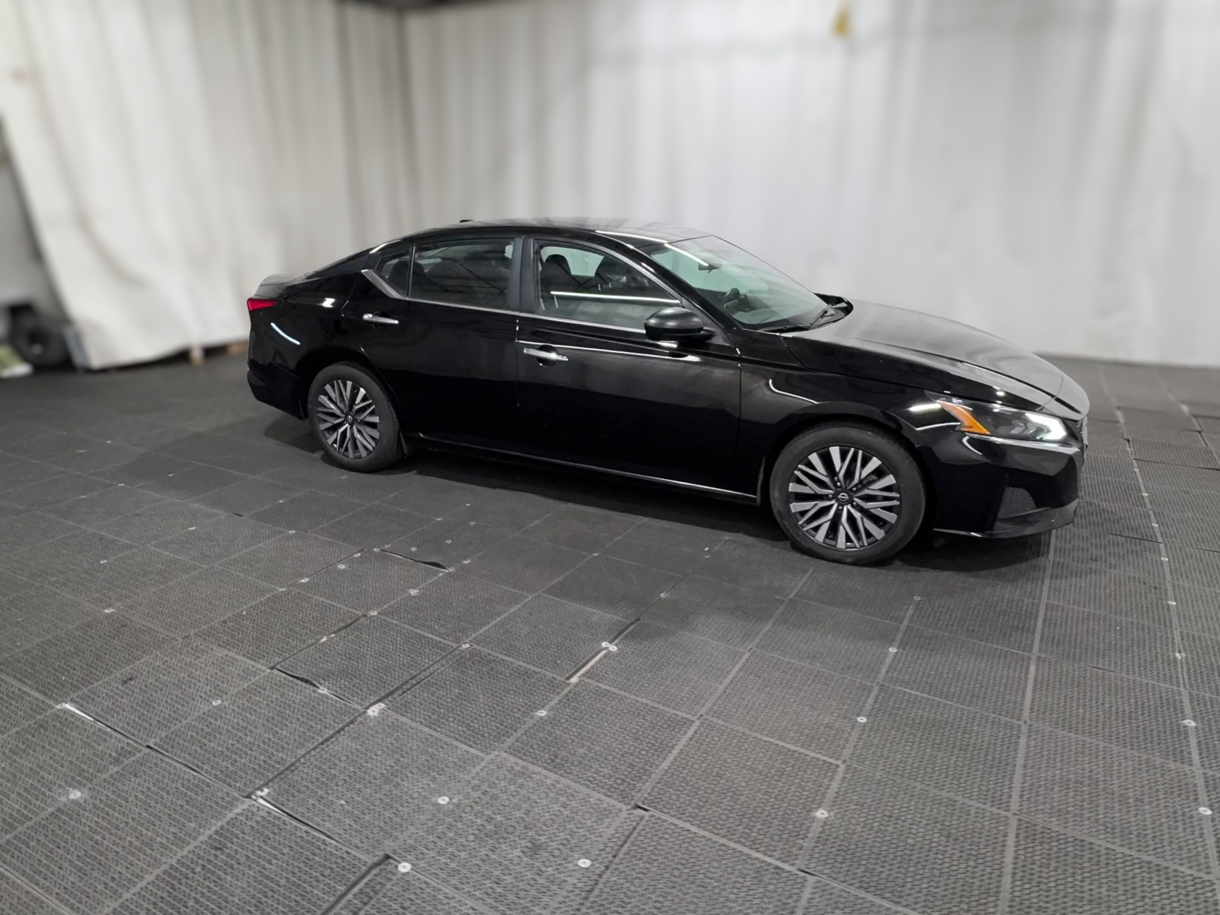 2025 Nissan Altima SV - Photo 33