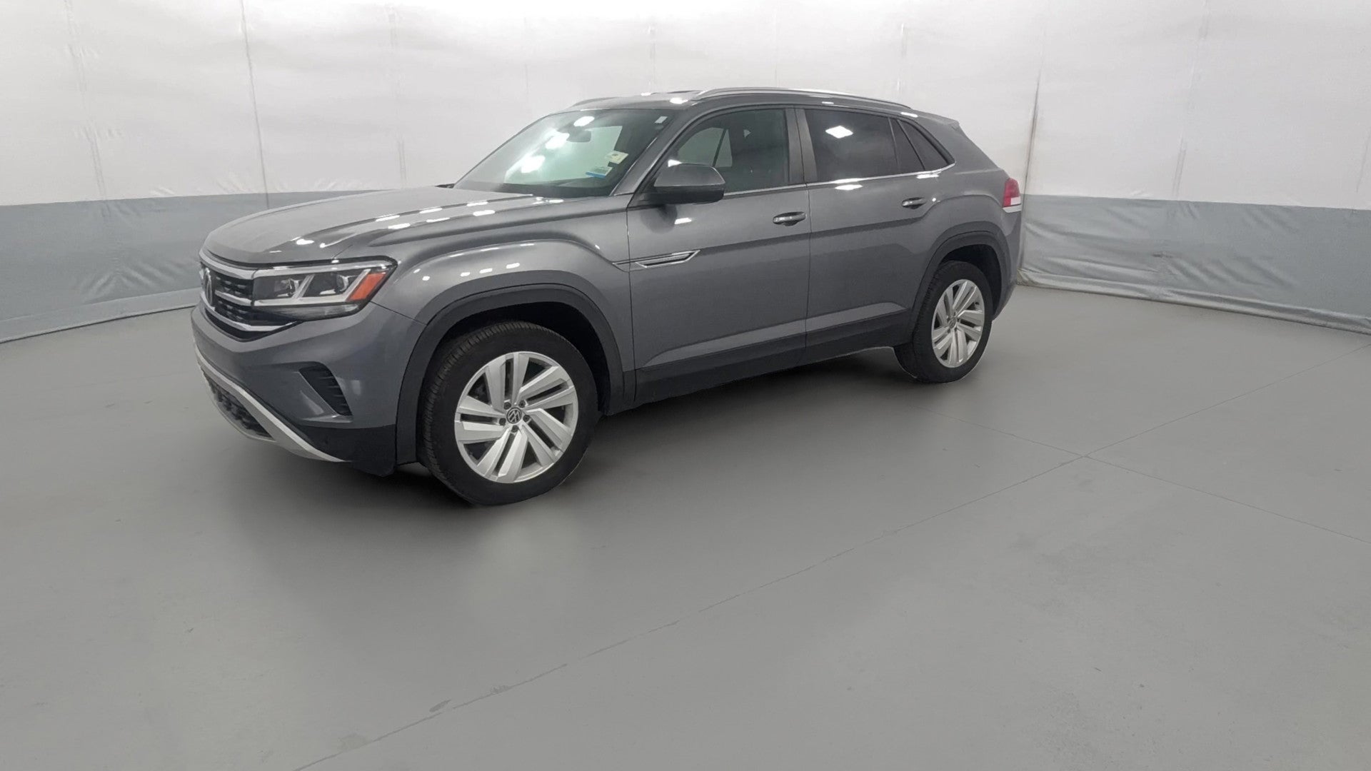 2020 Volkswagen Atlas Cross Sport vehicle photo