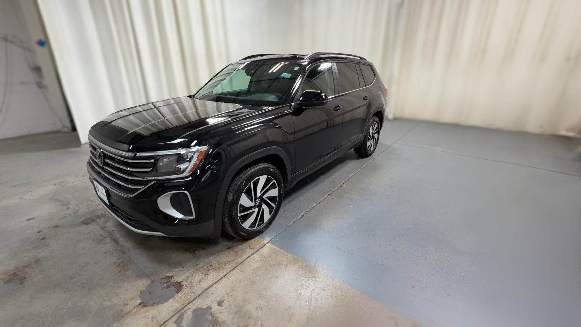 2026 Volkswagen Atlas vehicle photo