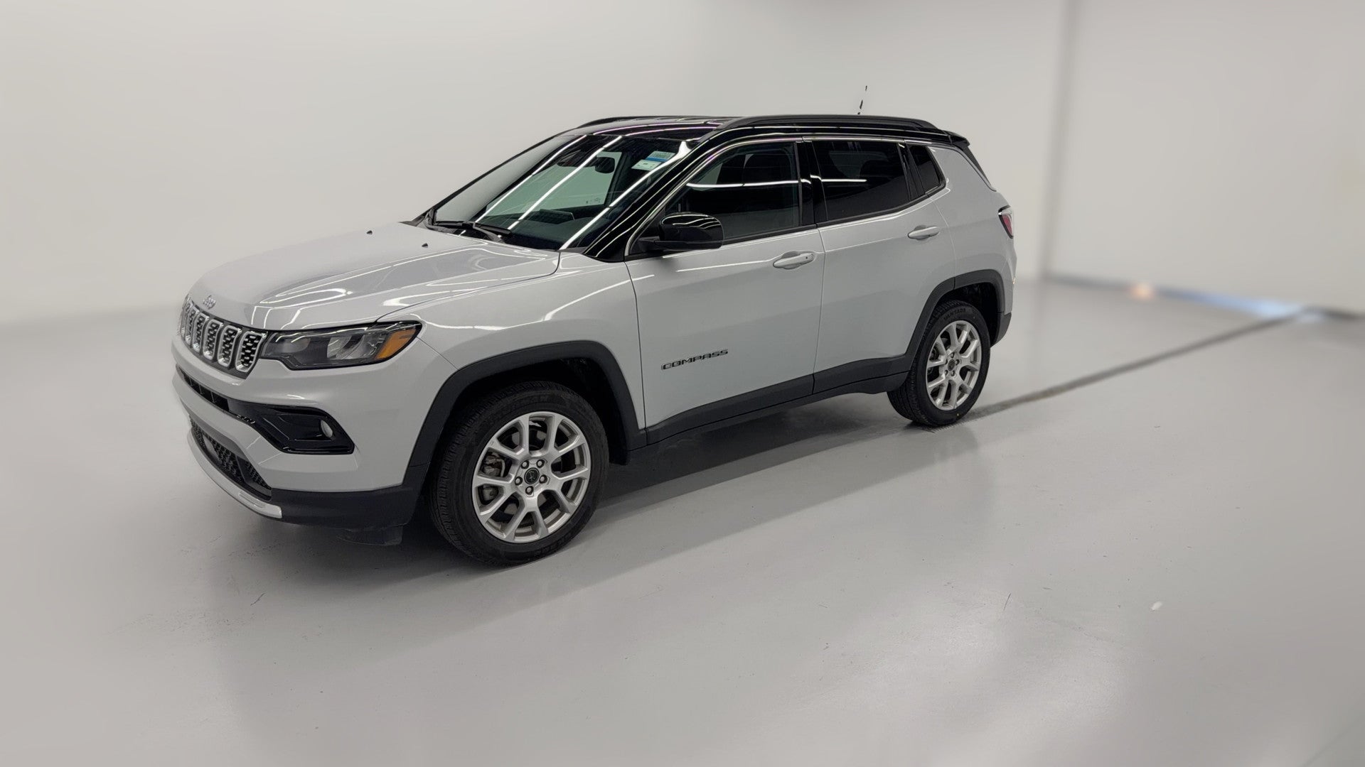 2025 Jeep Compass vehicle photo