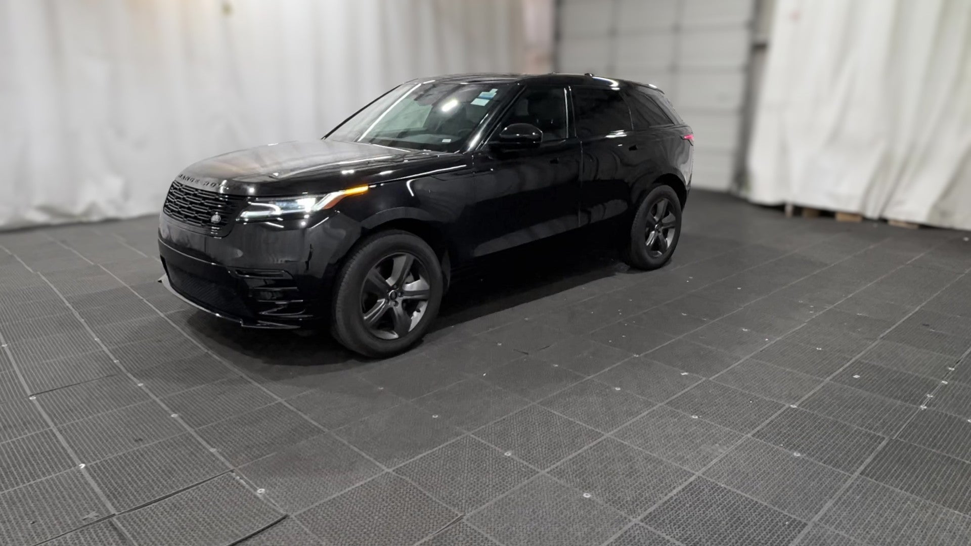 2025 Land Rover Range Rover Velar vehicle photo