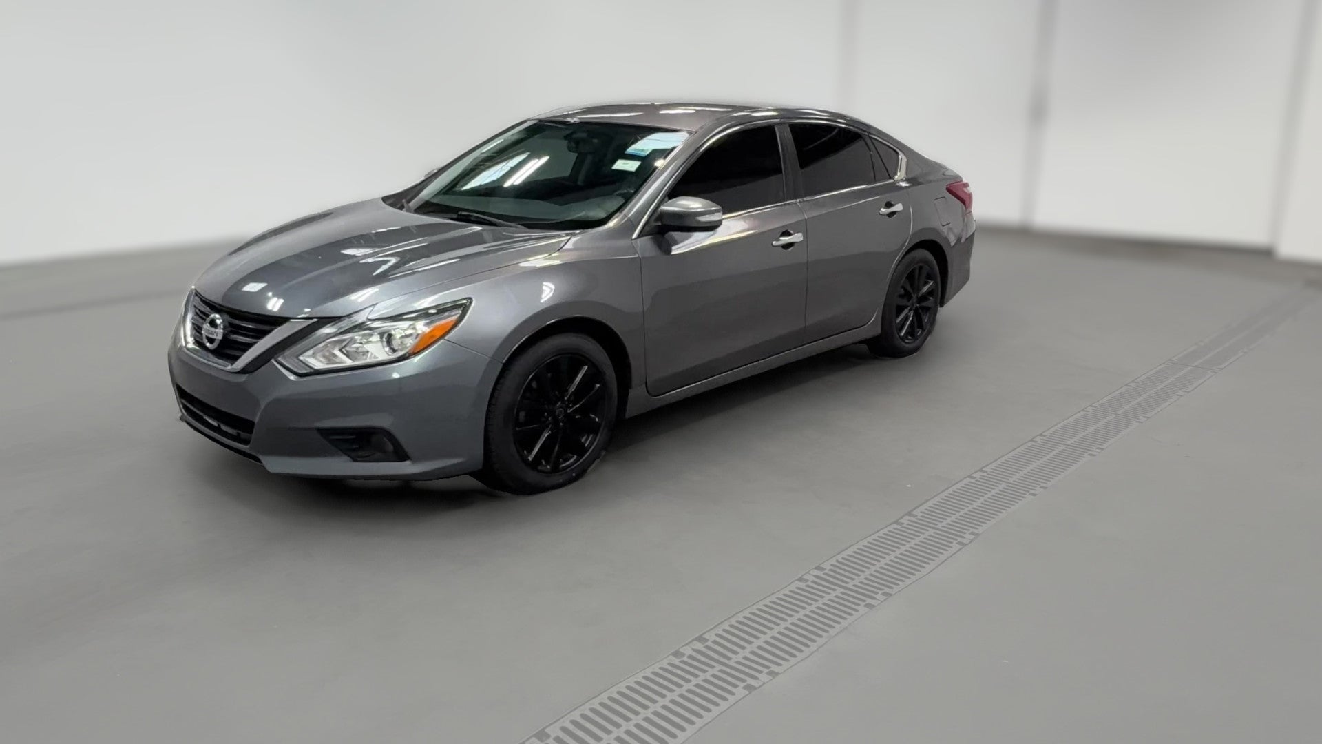 2018 Nissan Altima vehicle photo