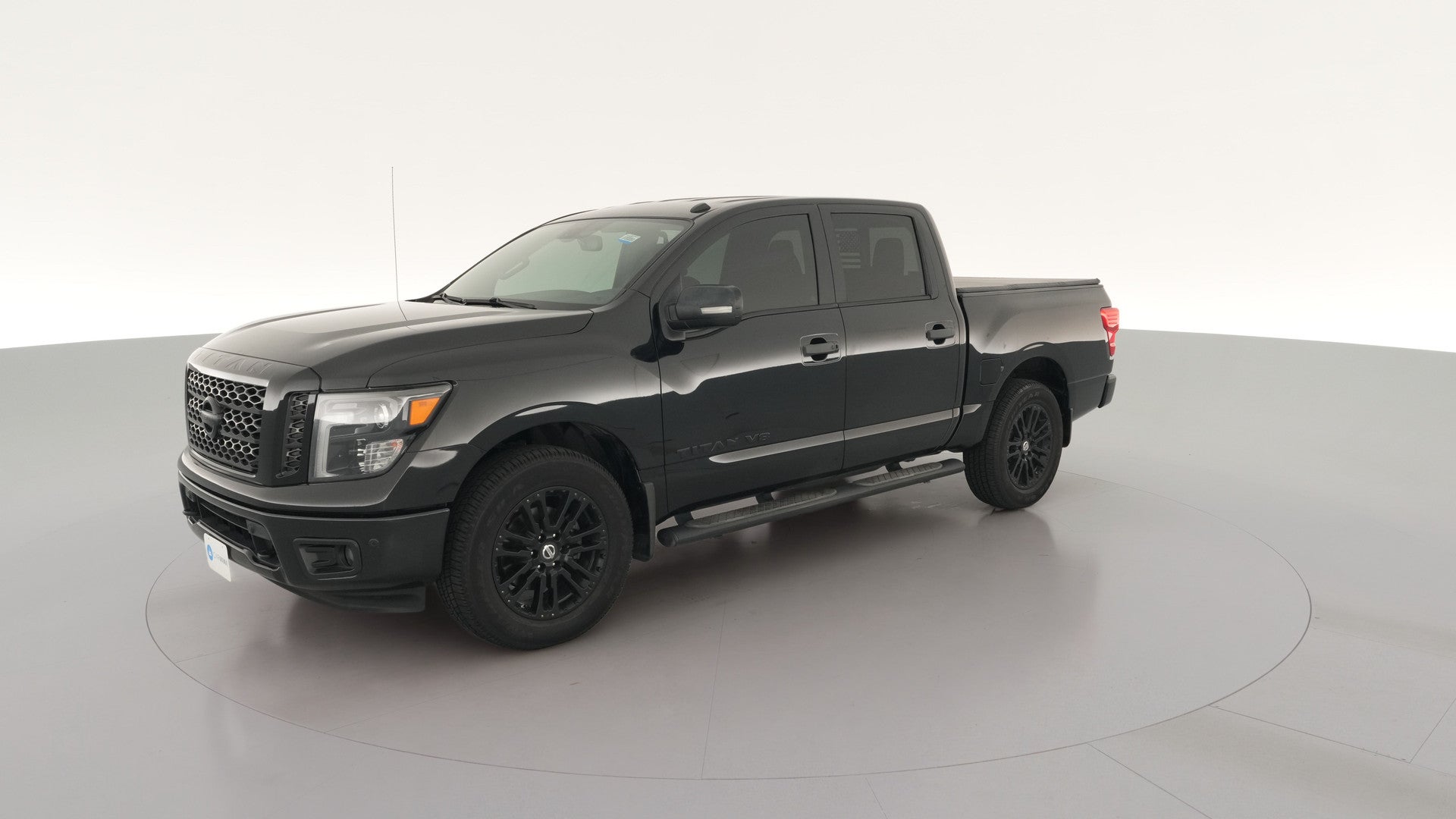 2019 Nissan Titan Crew Cab vehicle photo