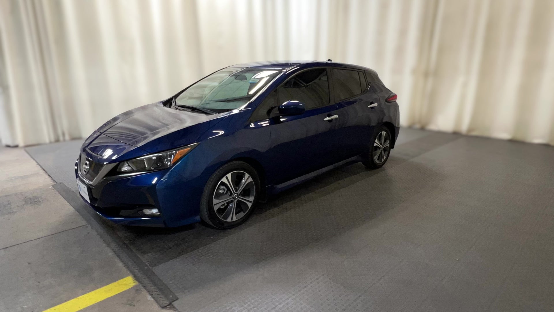 2022 Nissan LEAF vehicle photo
