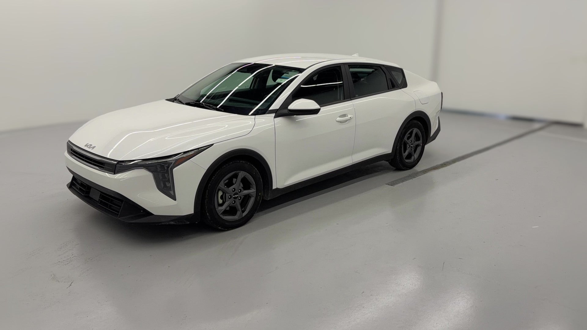 2025 Kia K4 vehicle photo