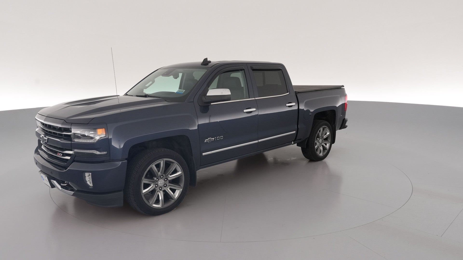 2018 Chevrolet Silverado 1500 Crew Cab vehicle photo