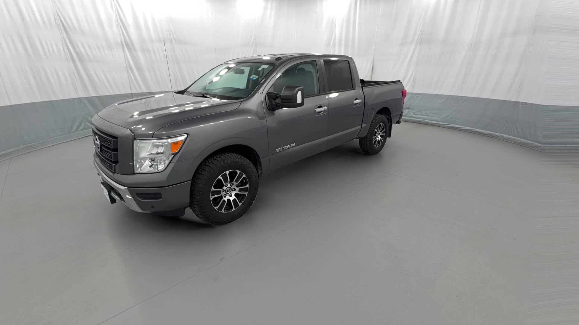 2021 Nissan Titan Crew Cab vehicle photo