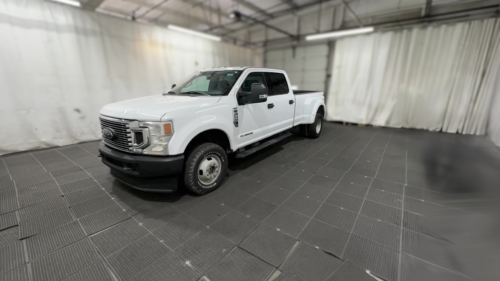 2021 Ford F350 Super Duty Crew Cab vehicle photo