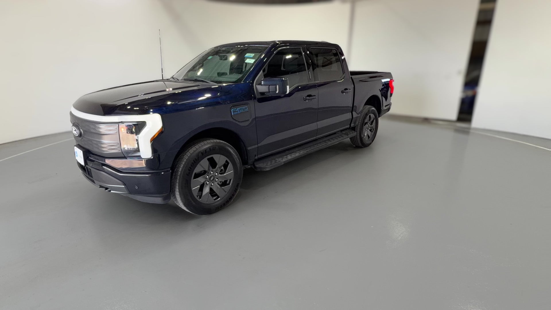 2024 Ford F150 Lightning vehicle photo