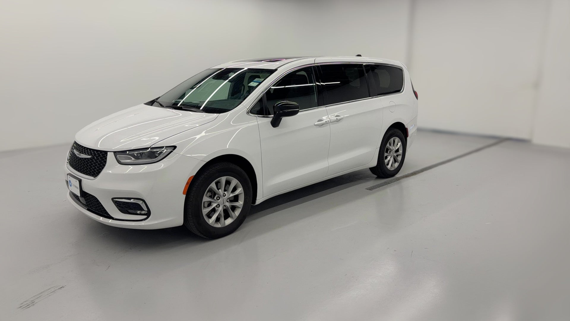 2025 Chrysler Pacifica vehicle photo